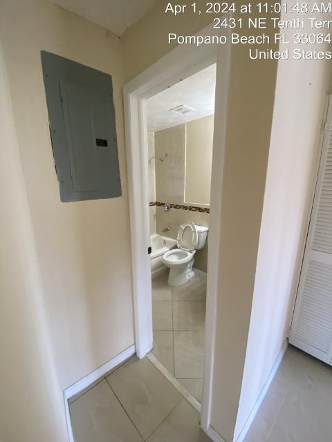 2431 NE 10th Ter 0