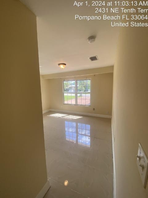 2431 NE 10th Ter 0
