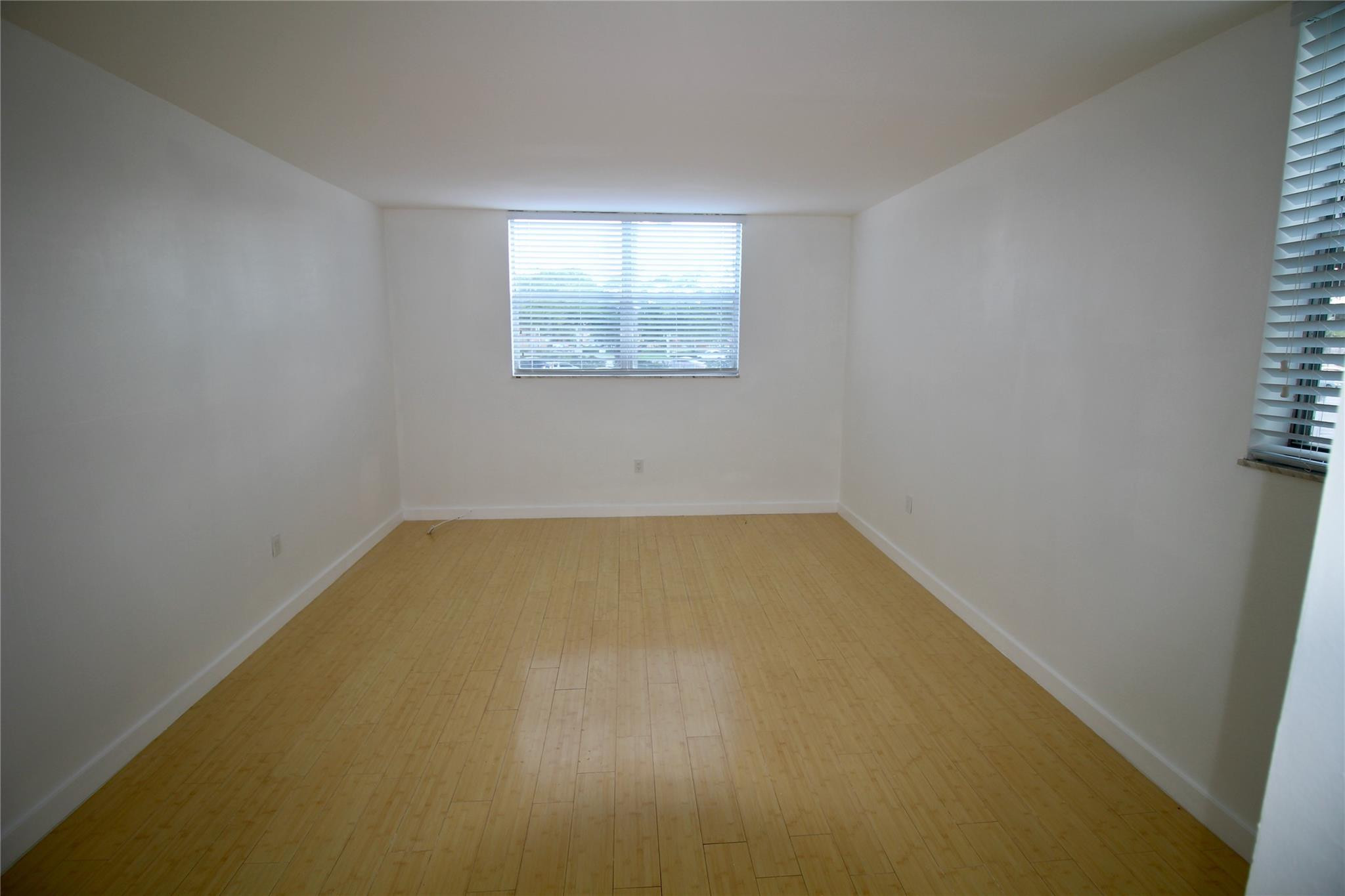 1800 N Lauderdale Ave 1201