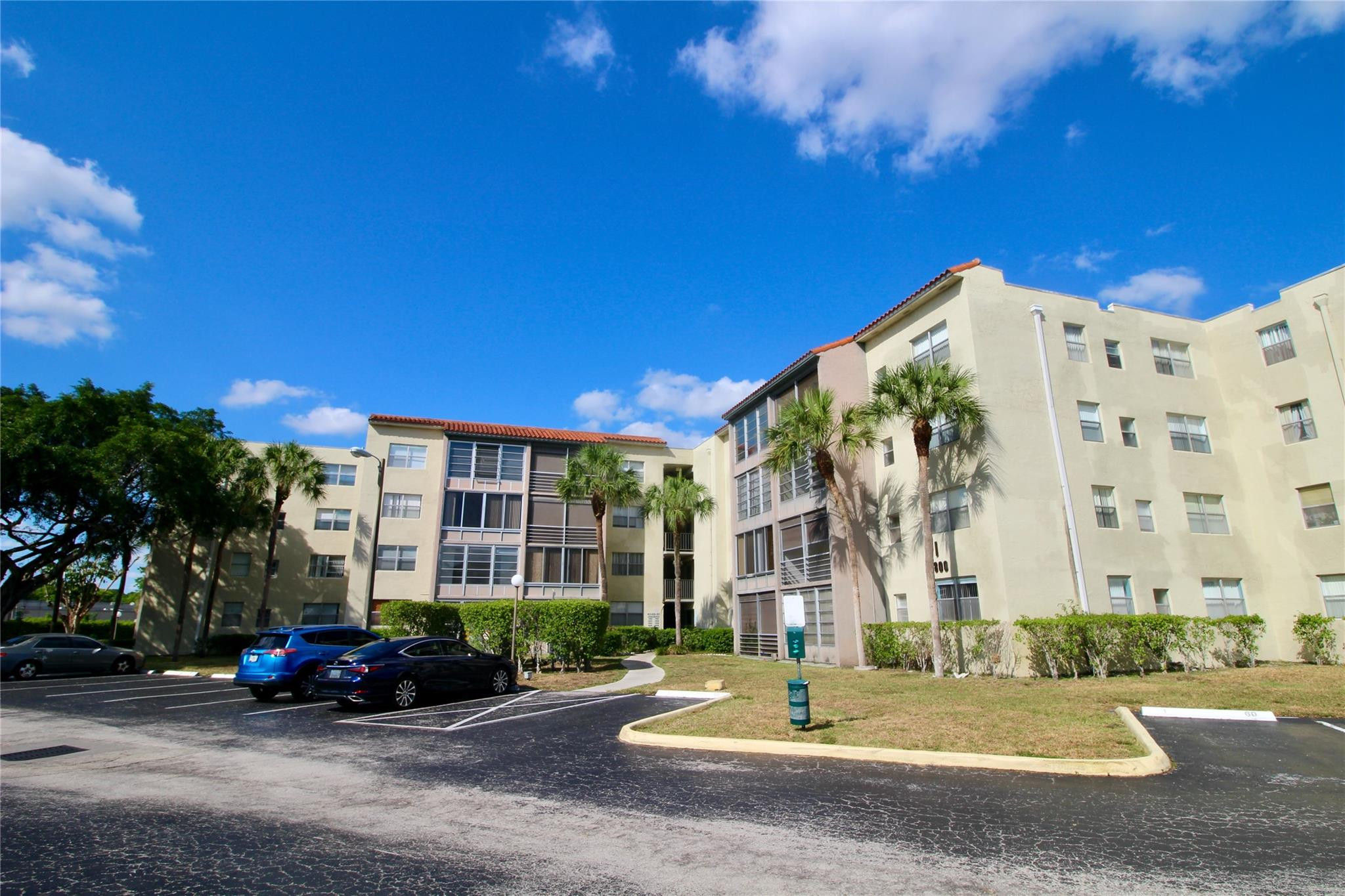 1800 N Lauderdale Ave 1201