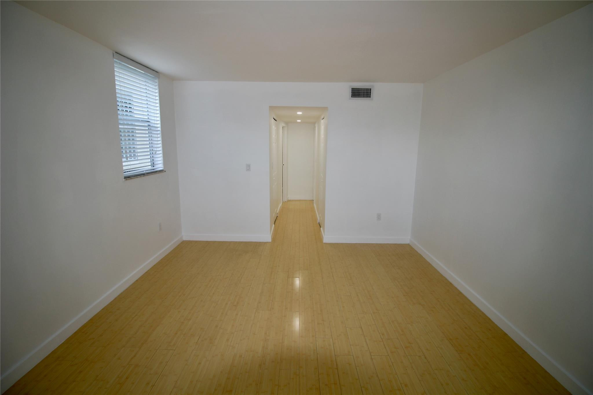1800 N Lauderdale Ave 1201