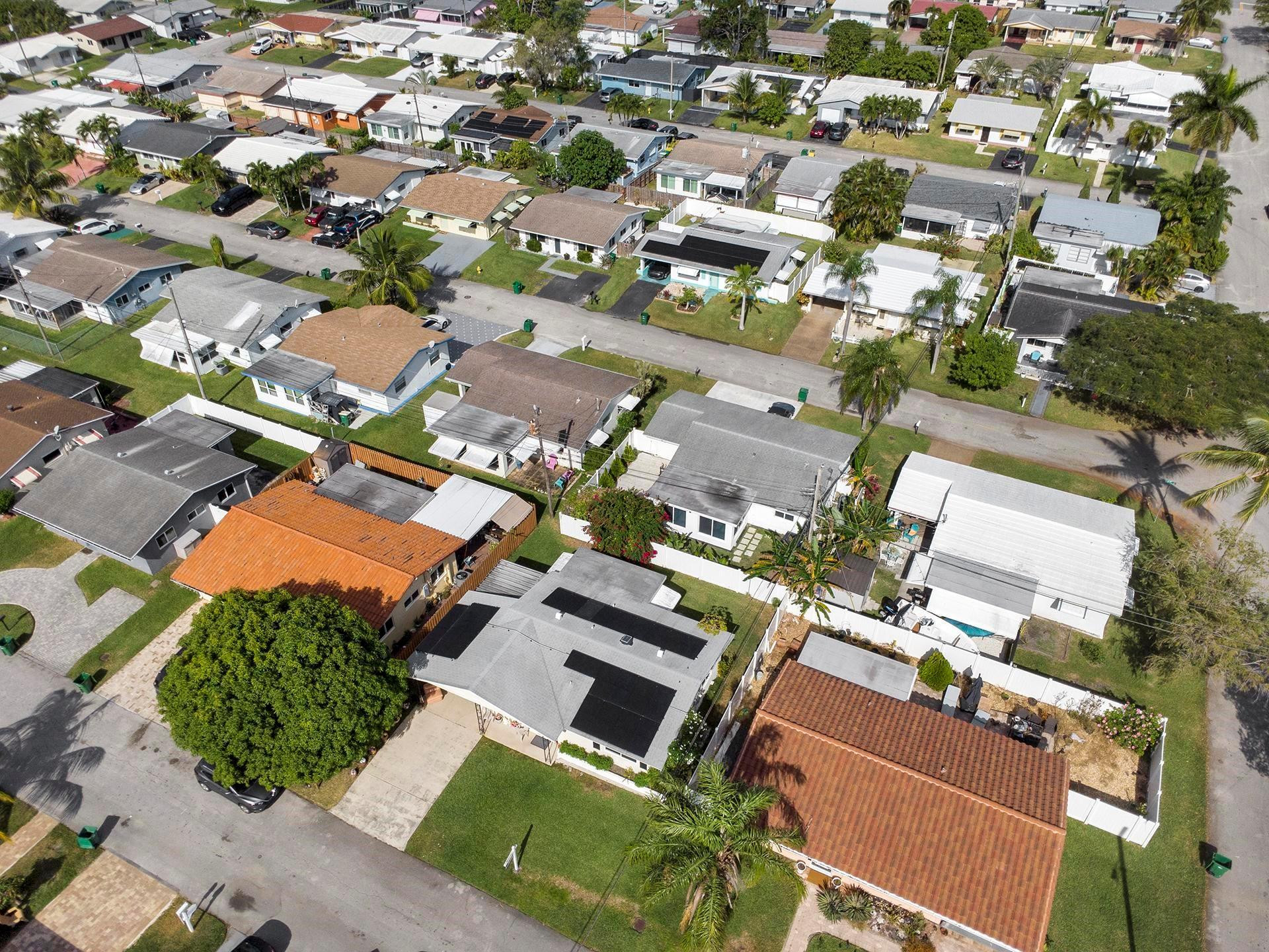 2703 NW 51st PL