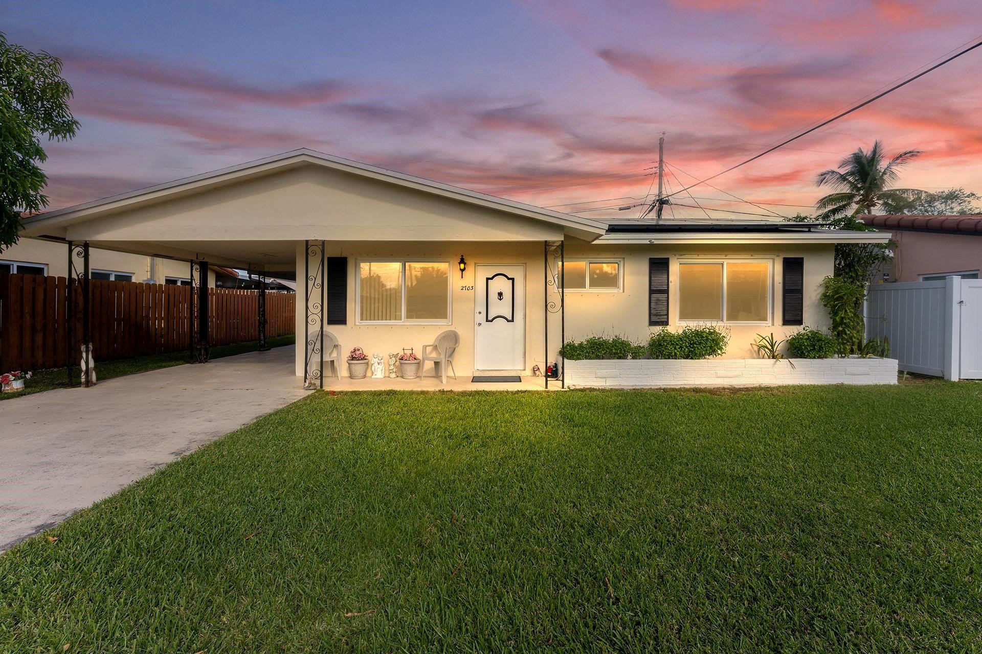 2703 NW 51st PL
