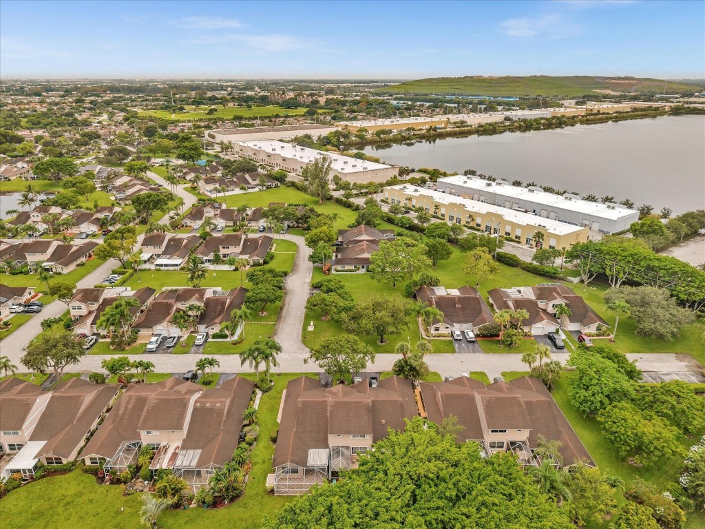 1251 NW 52nd Way