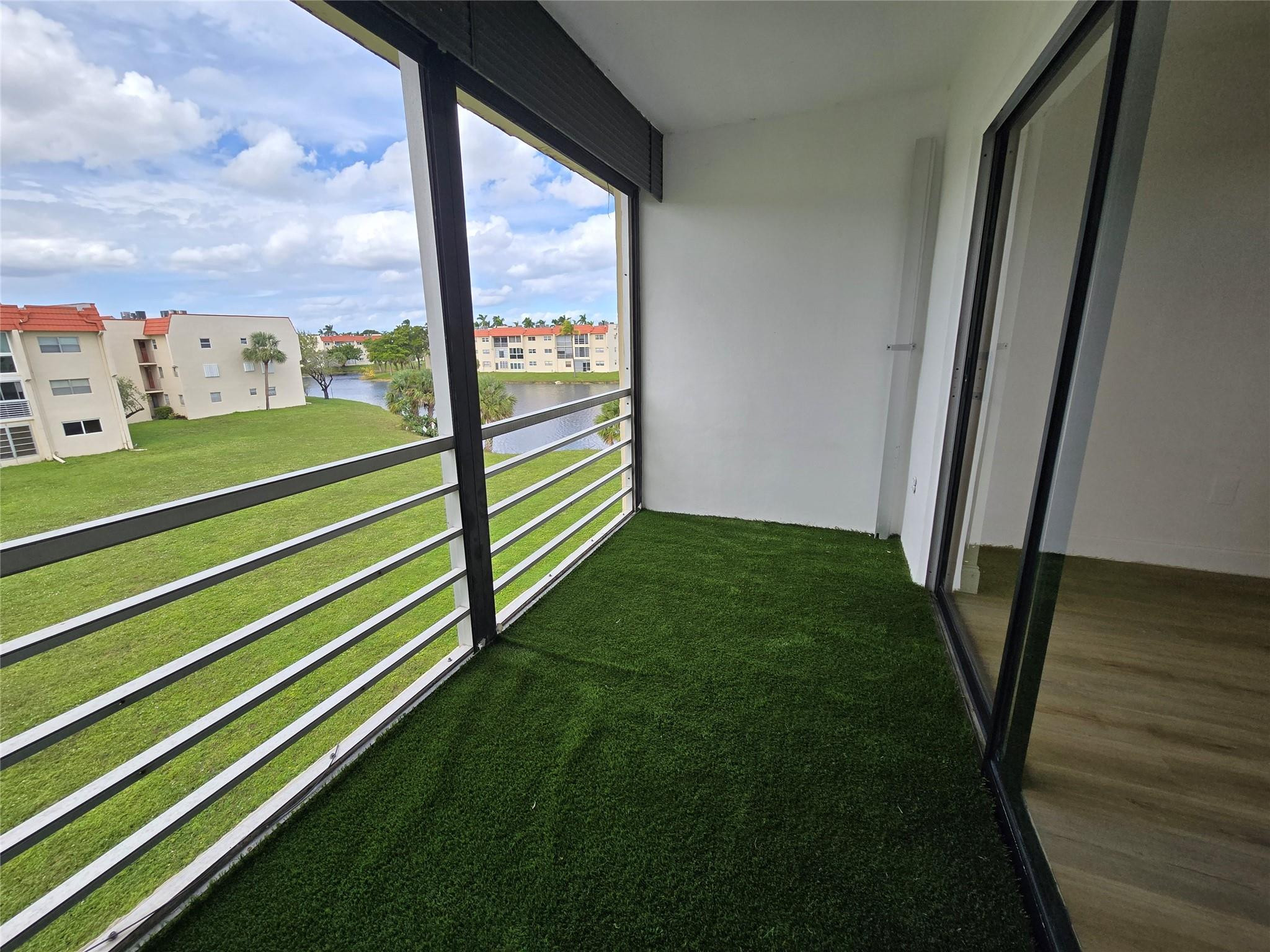 3001 E Sunrise Lakes Dr 303