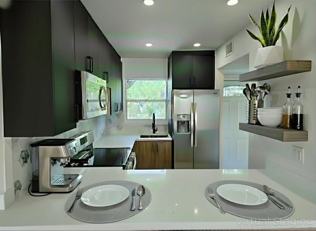 3001 E Sunrise Lakes Dr 303