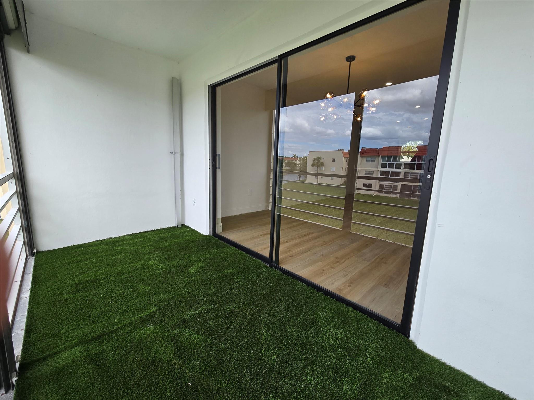 3001 E Sunrise Lakes Dr 303