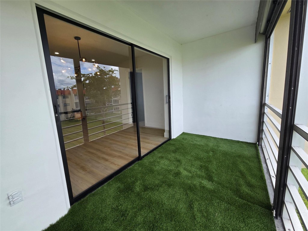 3001 E Sunrise Lakes Dr 303