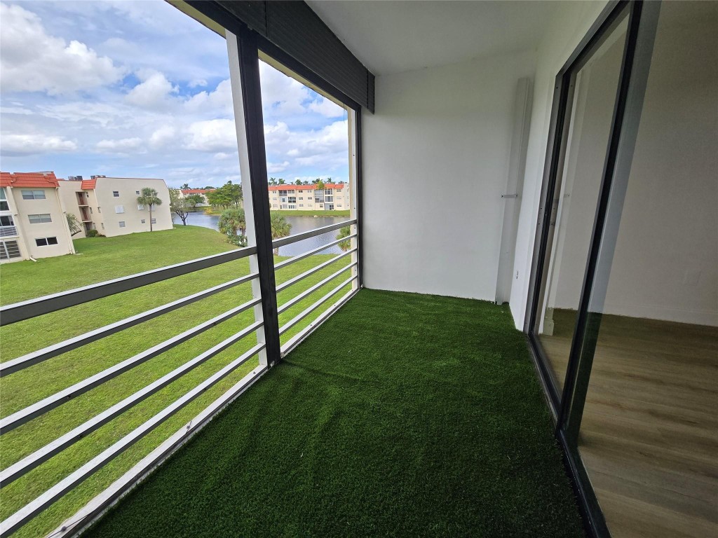 3001 E Sunrise Lakes Dr 303