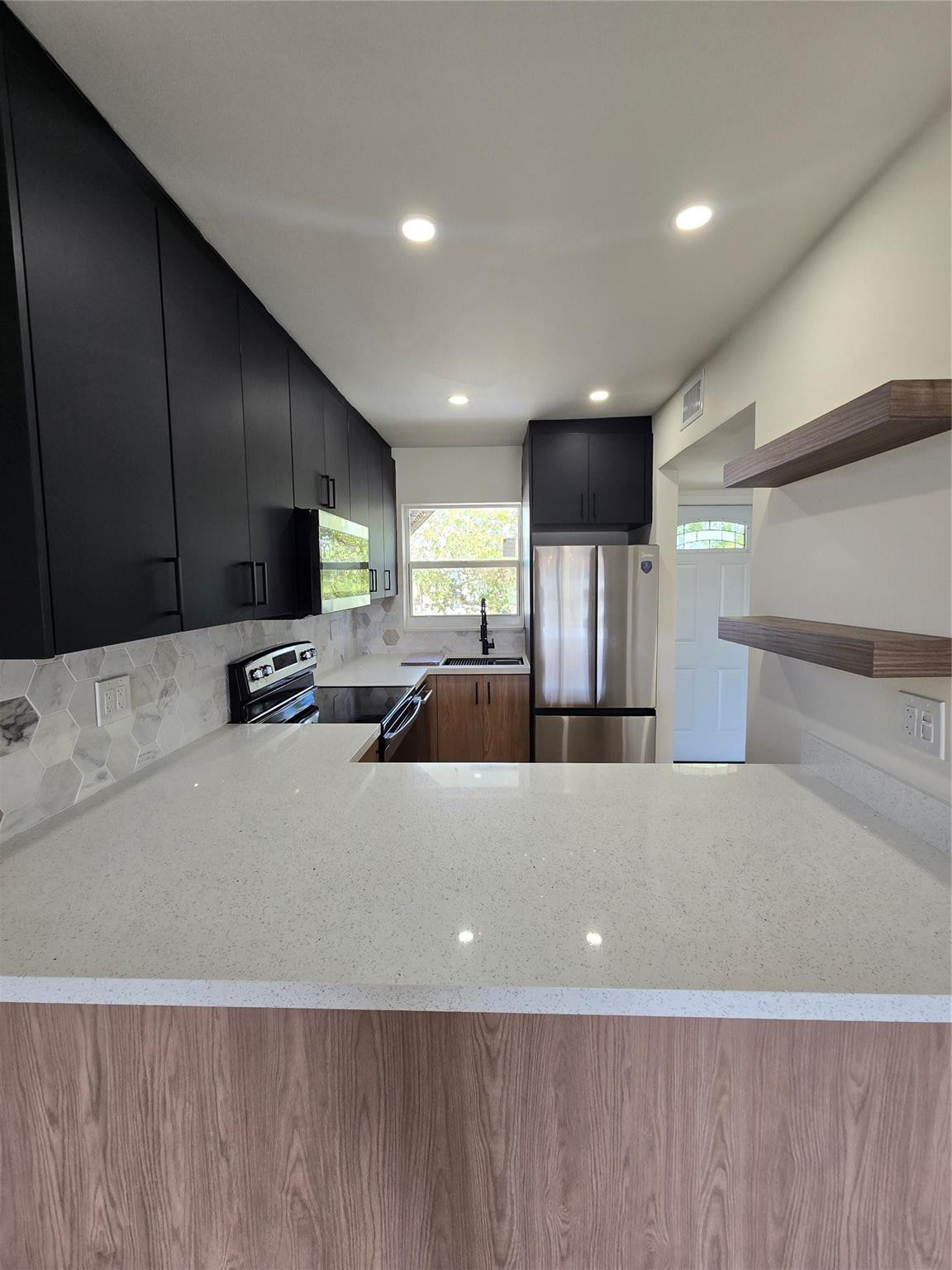 3001 E Sunrise Lakes Dr 303