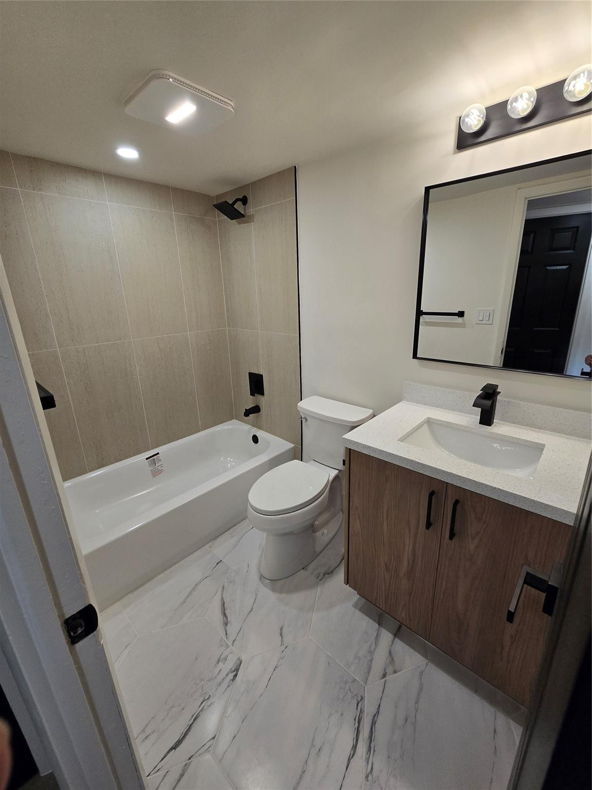 3001 E Sunrise Lakes Dr 303