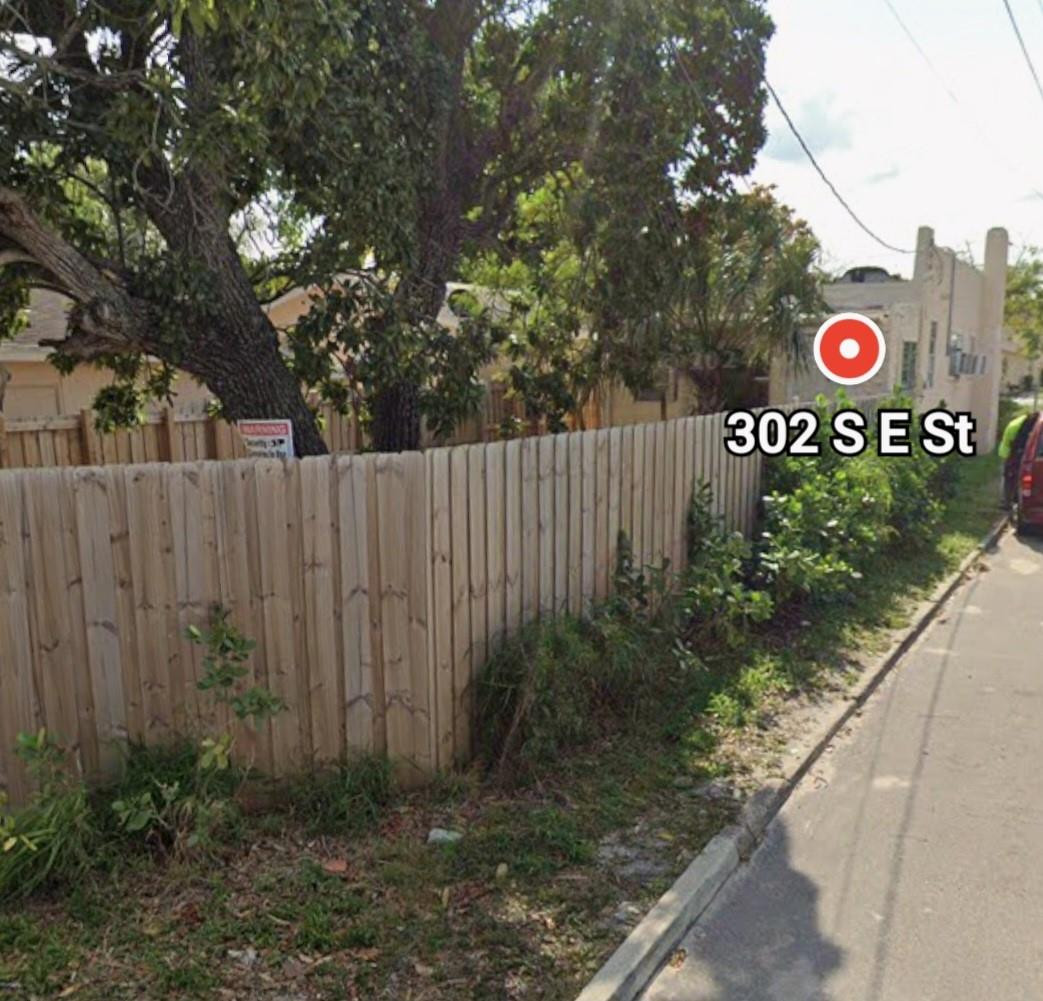 302 S E Street