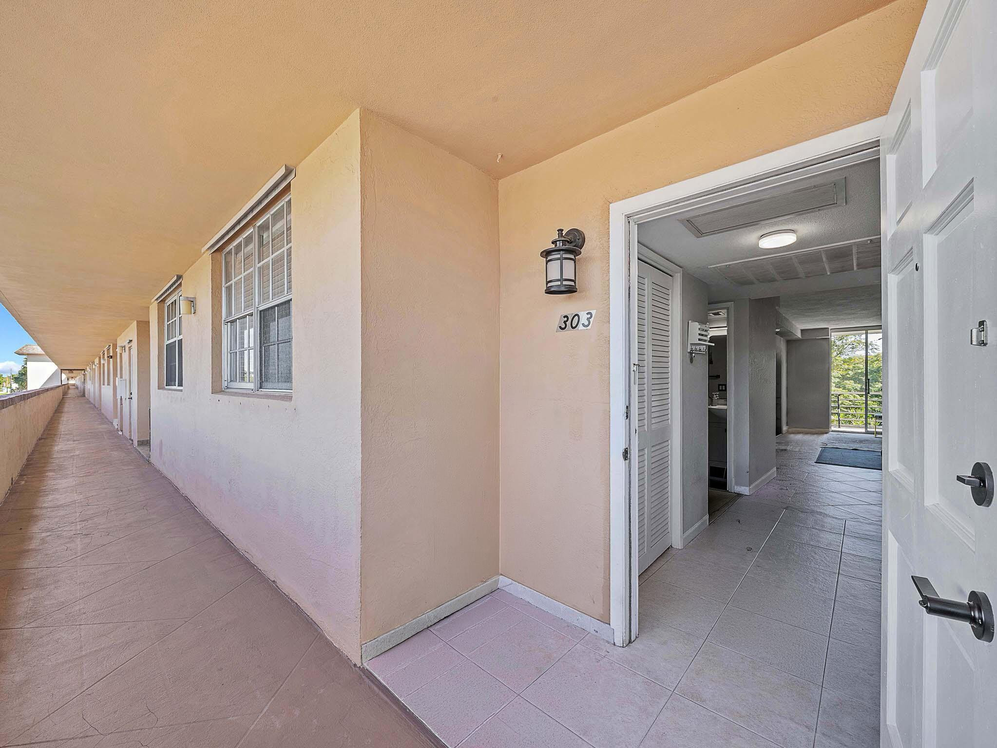 4500 N Federal Highway 303