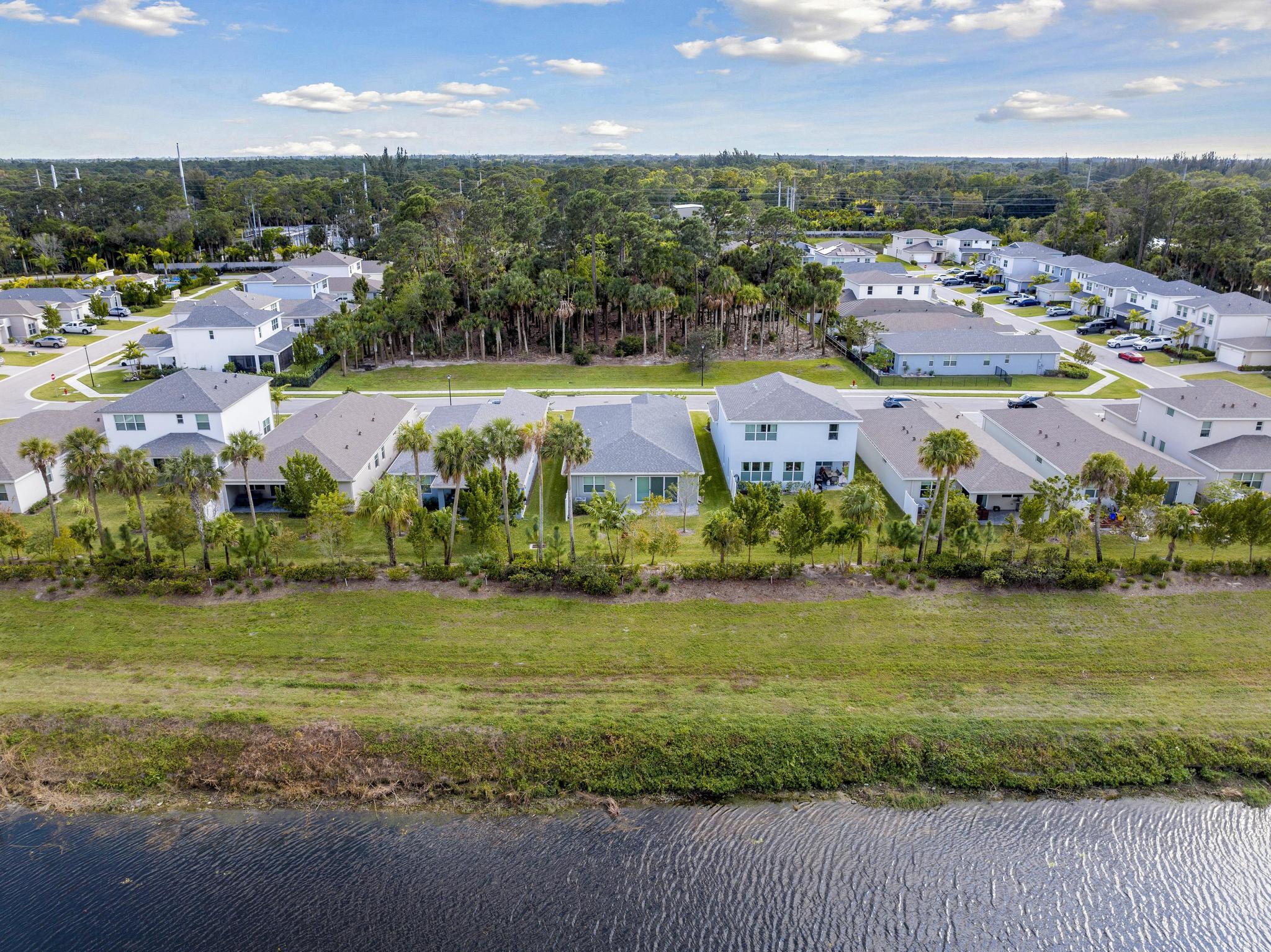 6746 Pointe Of Woods Drive