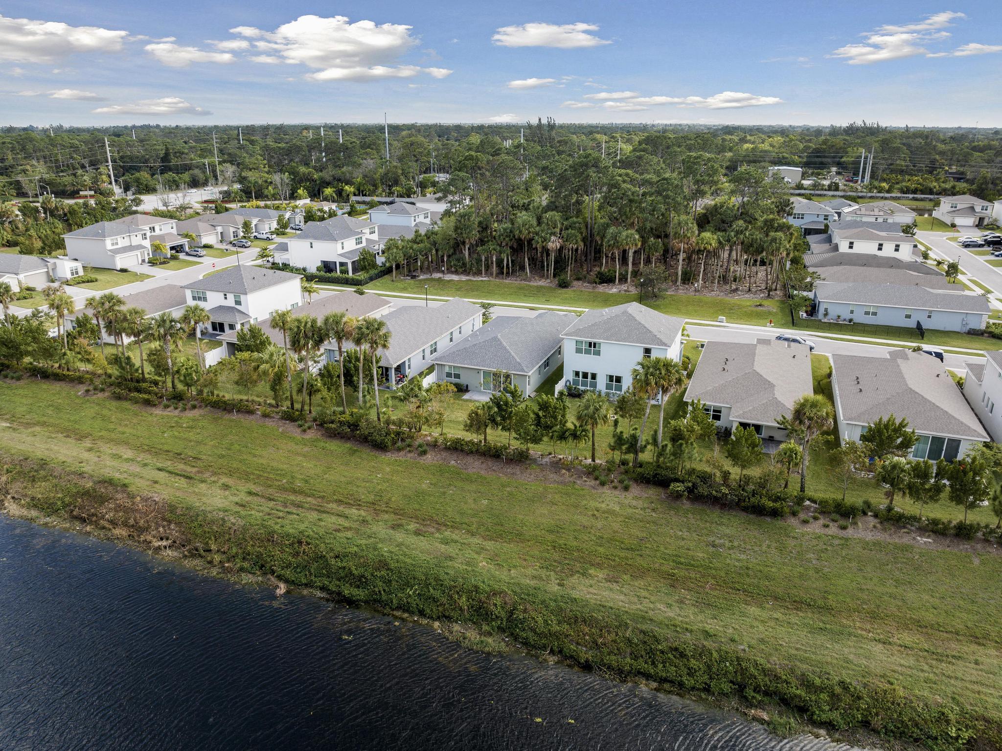 6746 Pointe Of Woods Drive