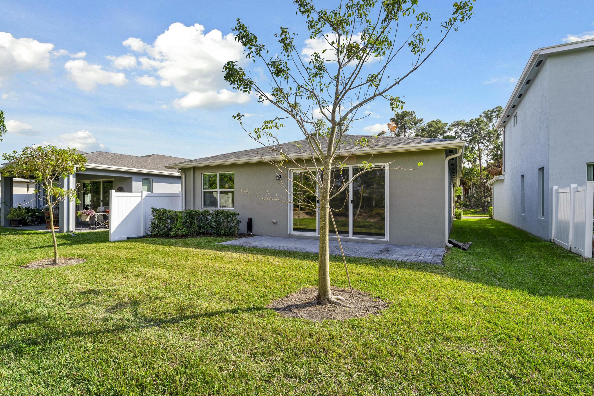 6746 Pointe Of Woods Drive