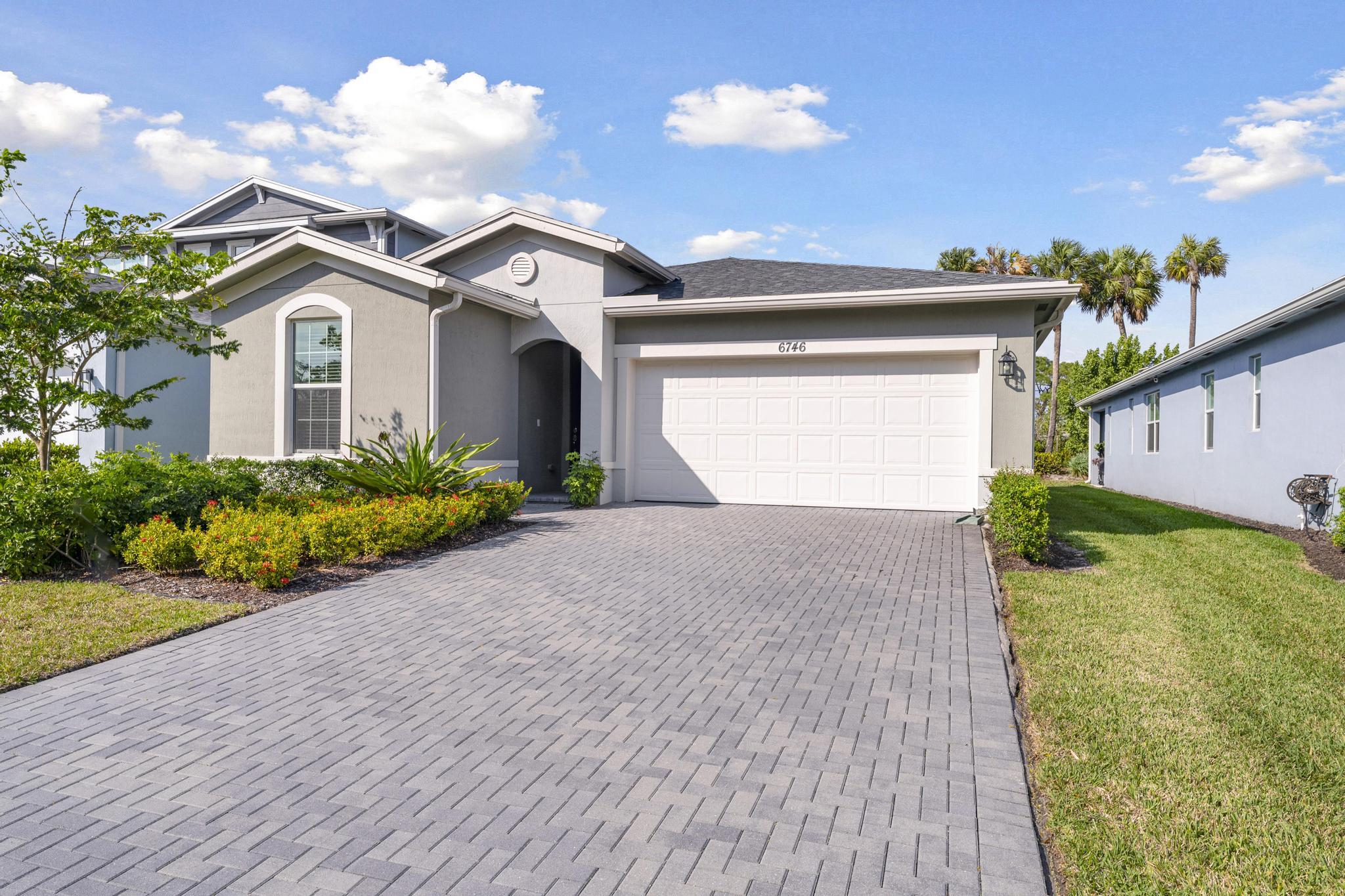 6746 Pointe Of Woods Drive