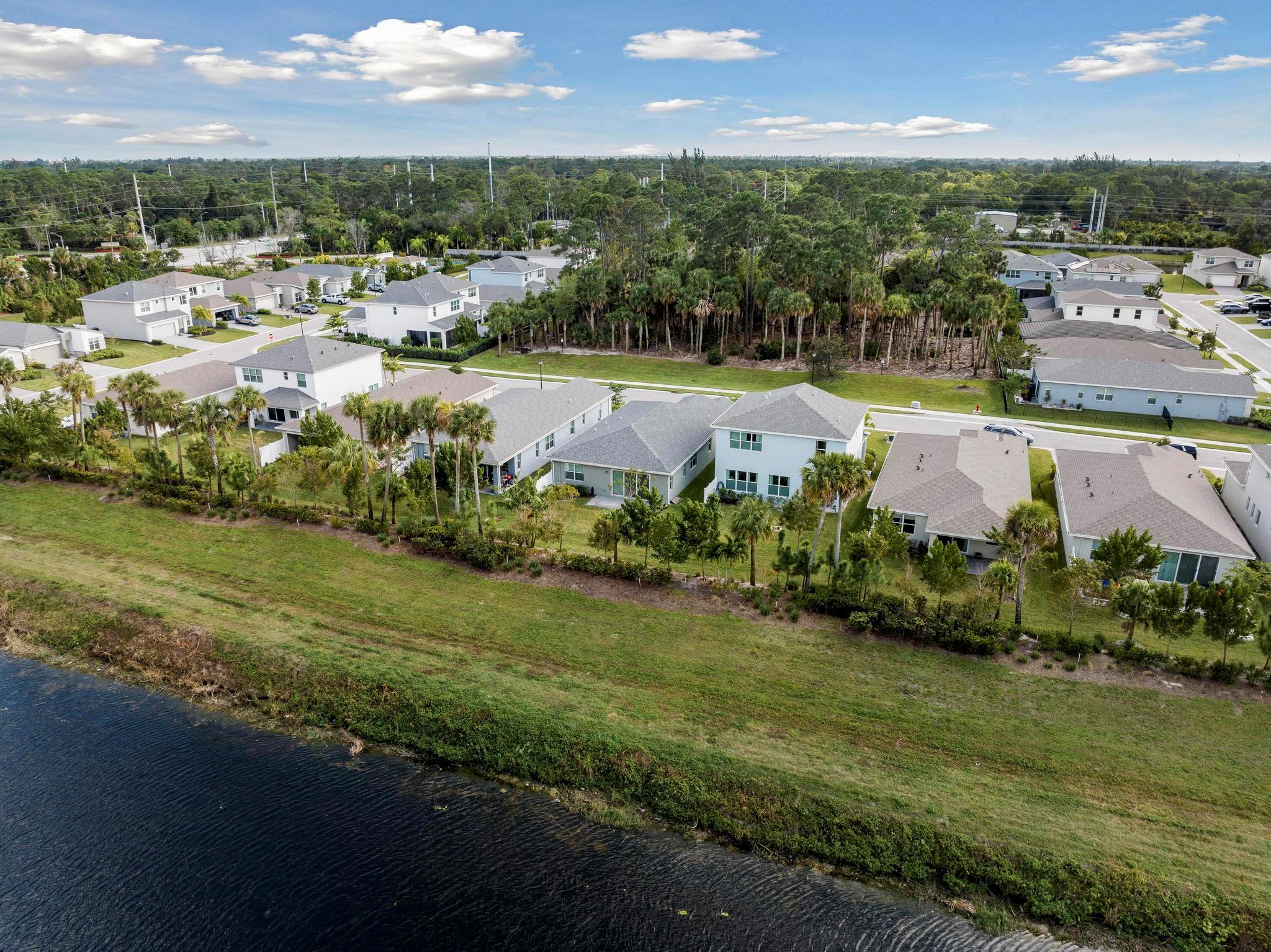 6746 Pointe Of Woods Drive