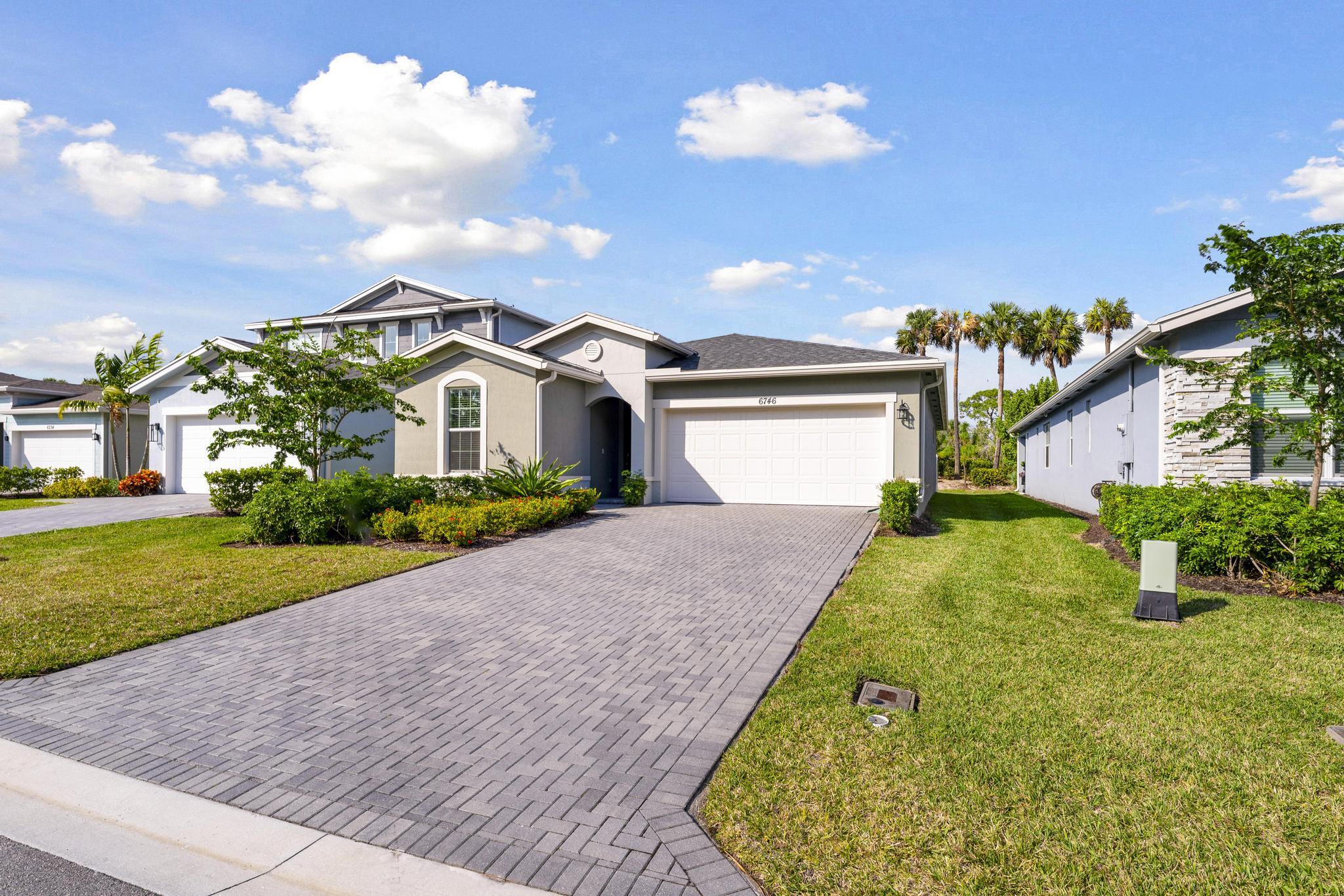 6746 Pointe Of Woods Drive