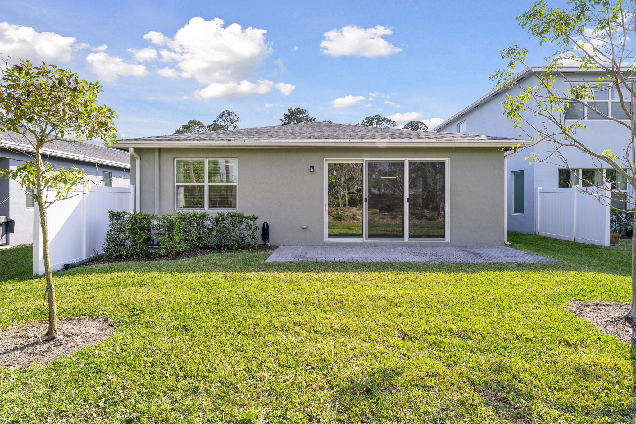 6746 Pointe Of Woods Drive