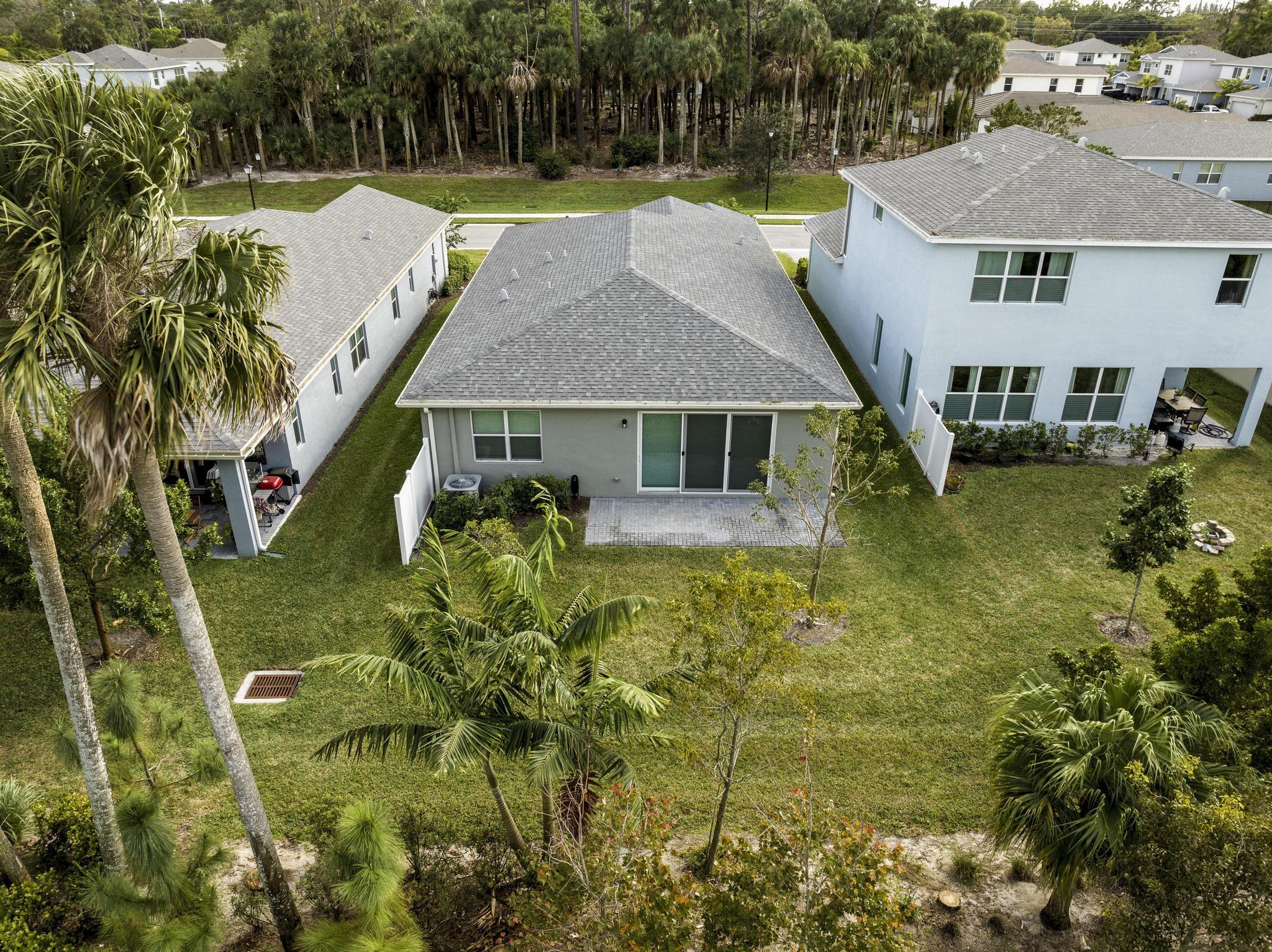 6746 Pointe Of Woods Drive