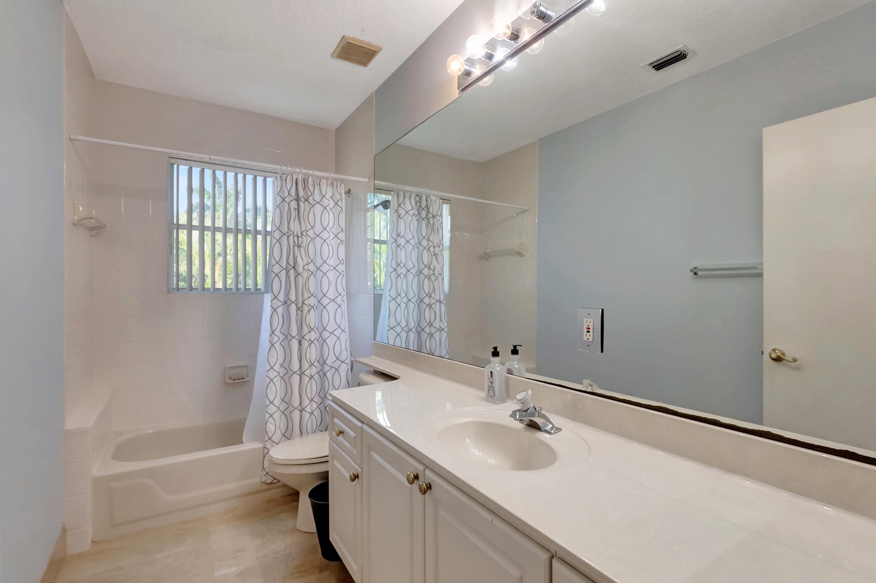 11380 Sea Grass Circle