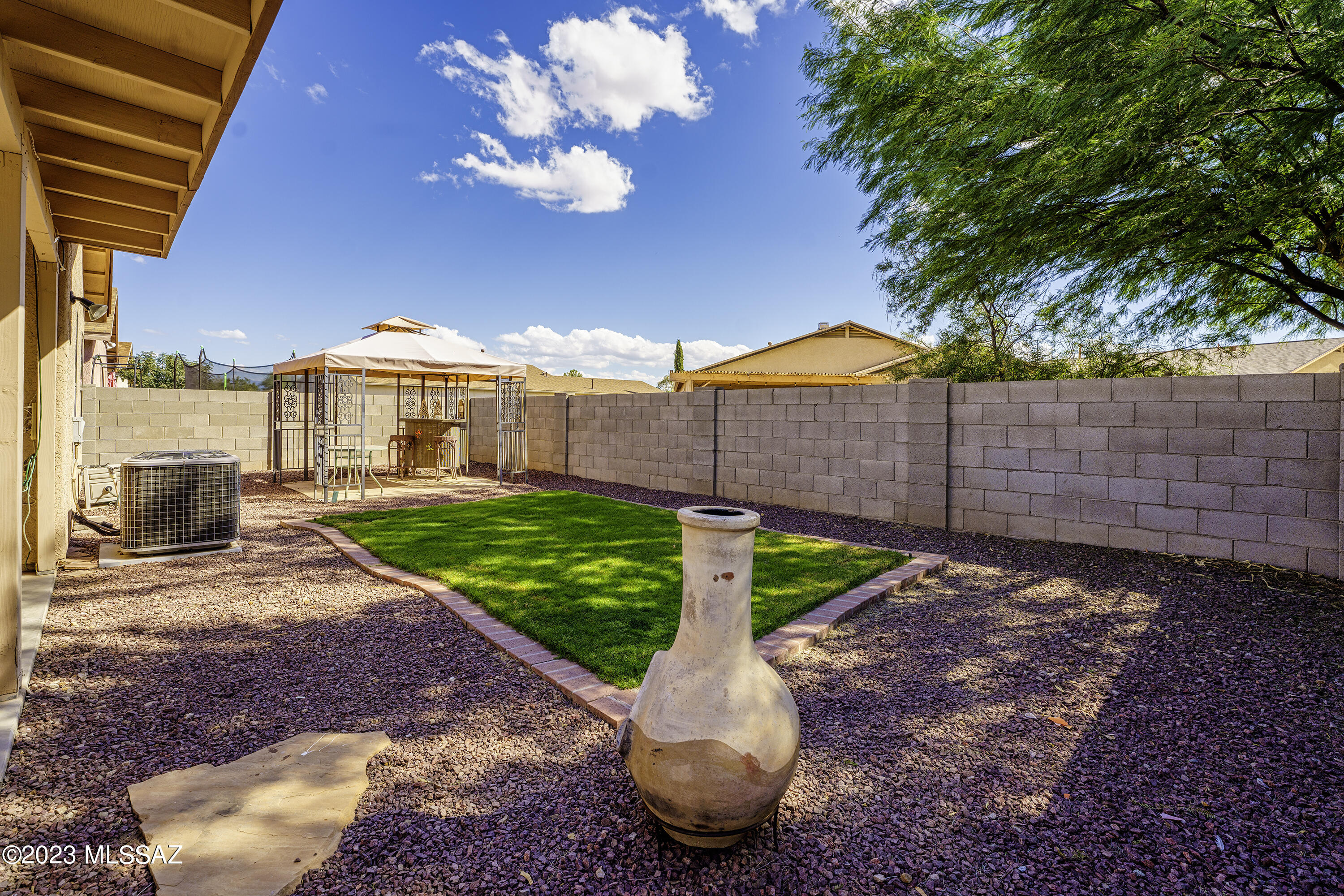 1725 W Rita Marie Drive