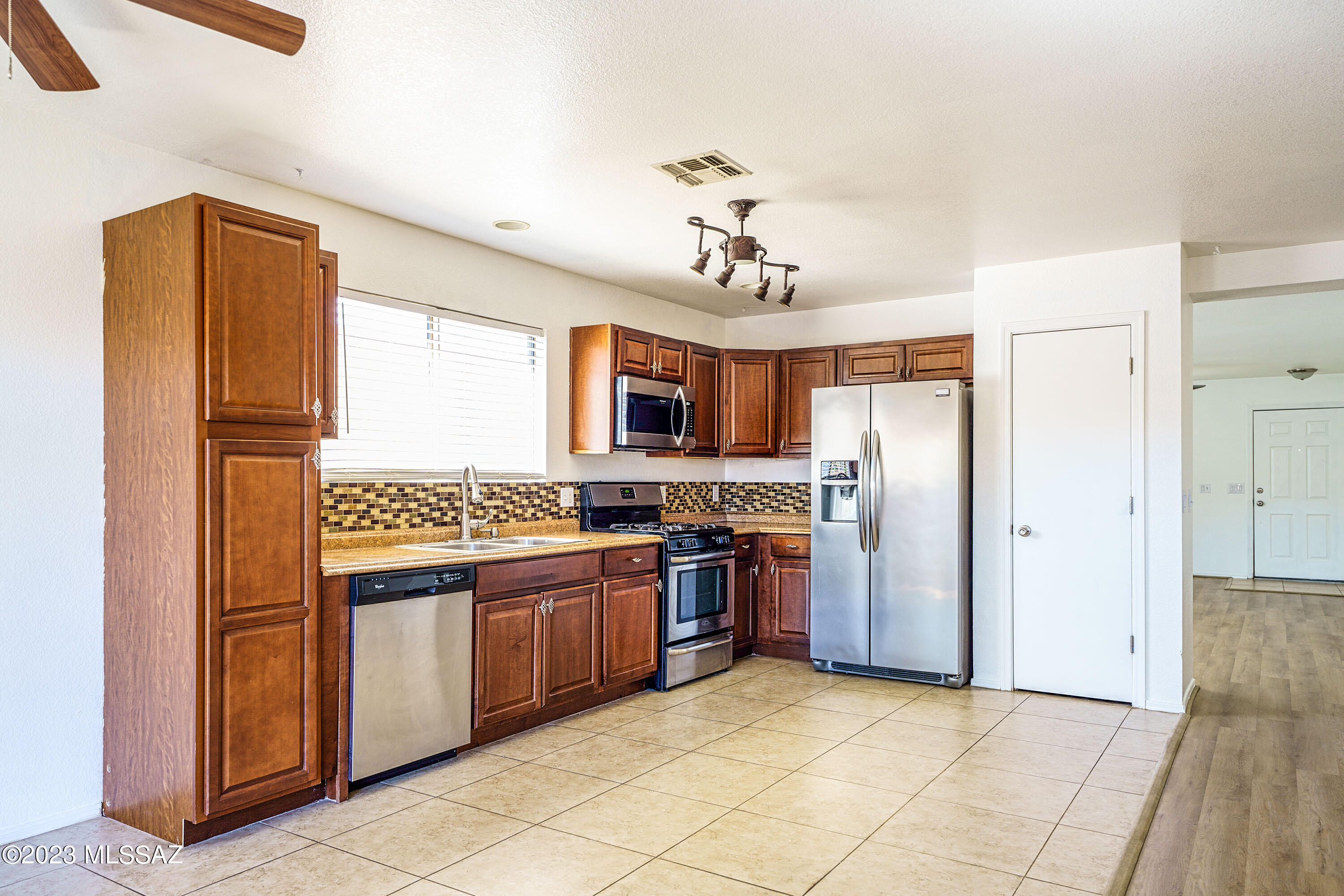 1725 W Rita Marie Drive