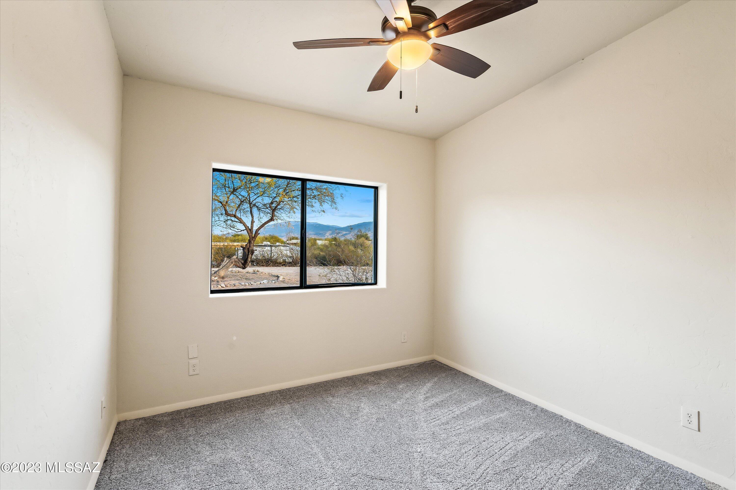 2465 N Tomahawk Trail