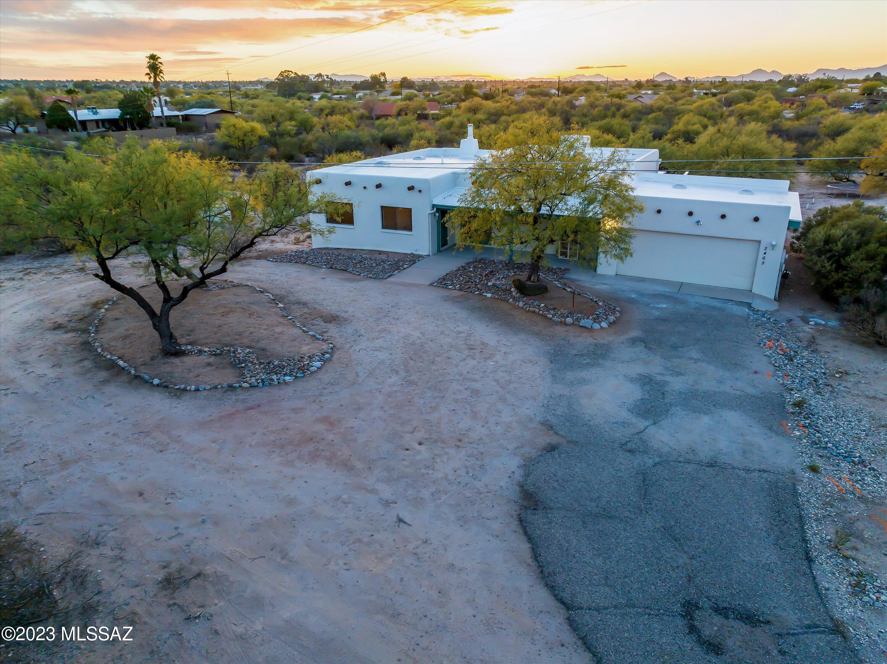 2465 N Tomahawk Trail