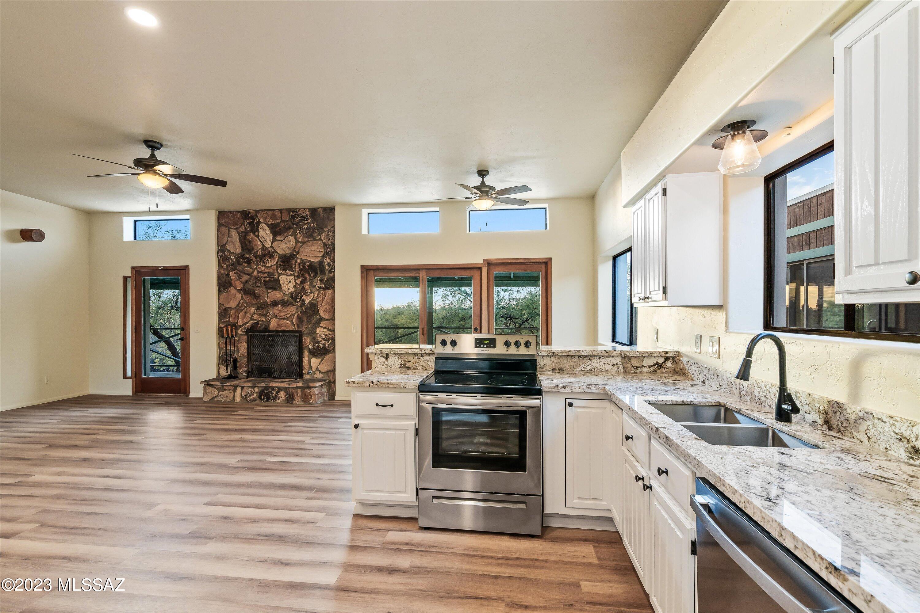2465 N Tomahawk Trail