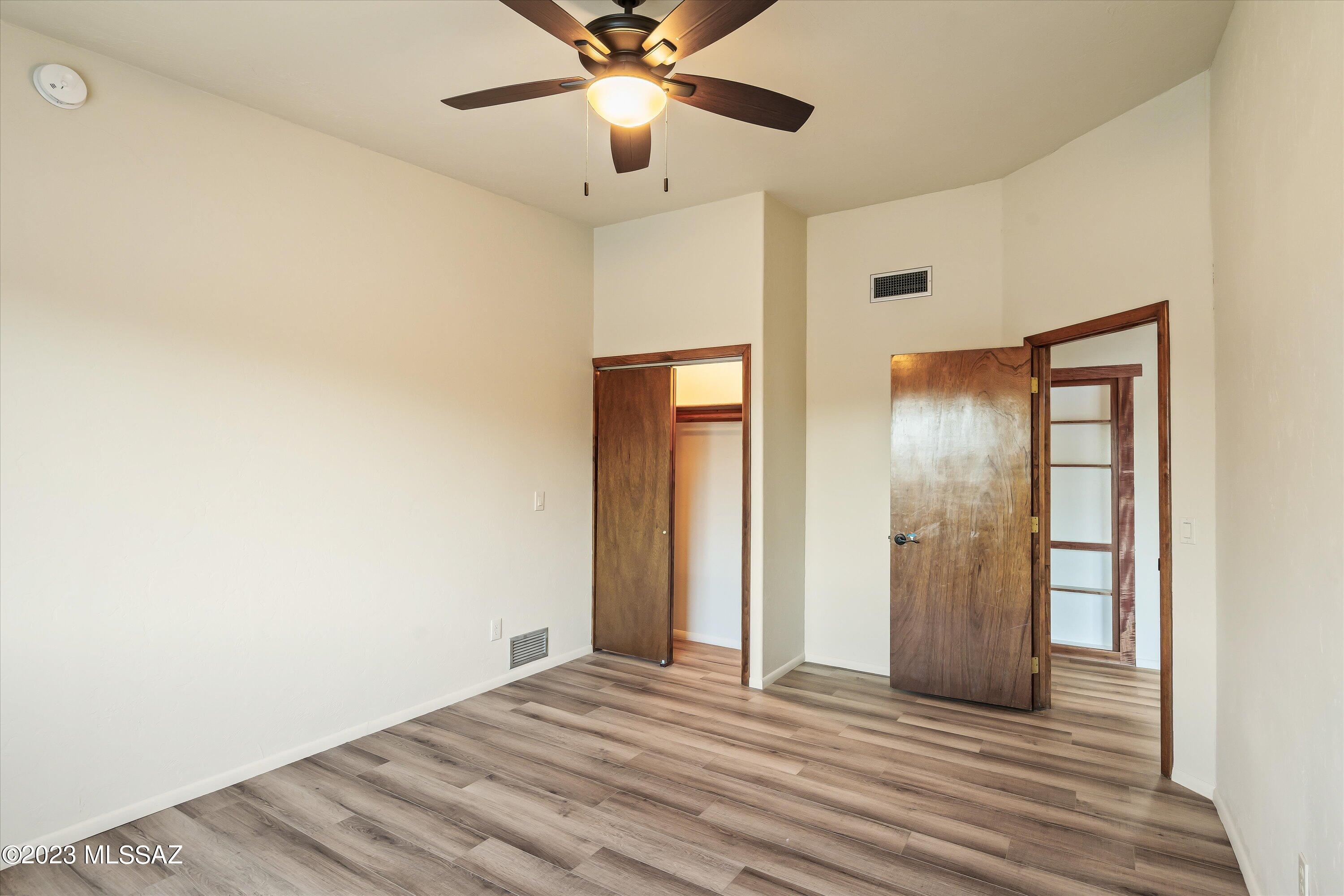 2465 N Tomahawk Trail