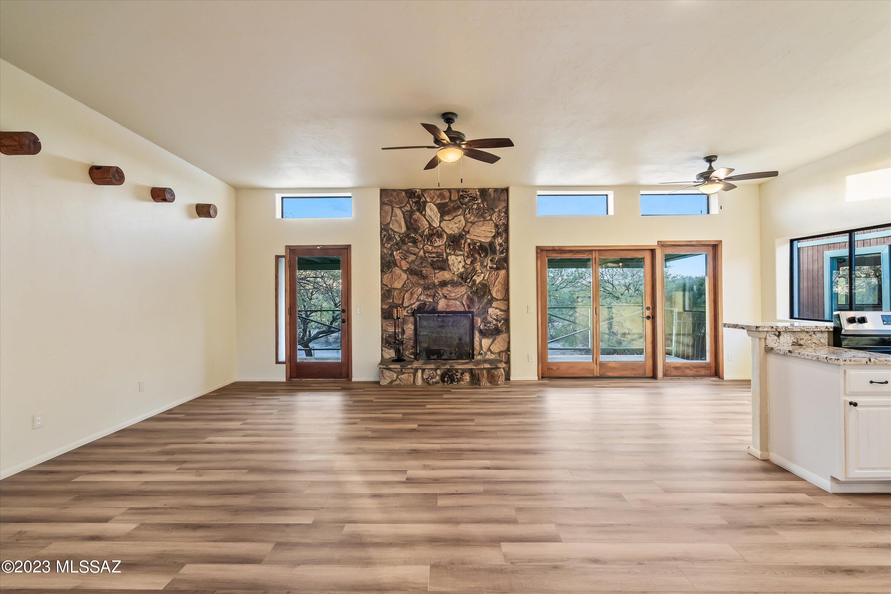 2465 N Tomahawk Trail