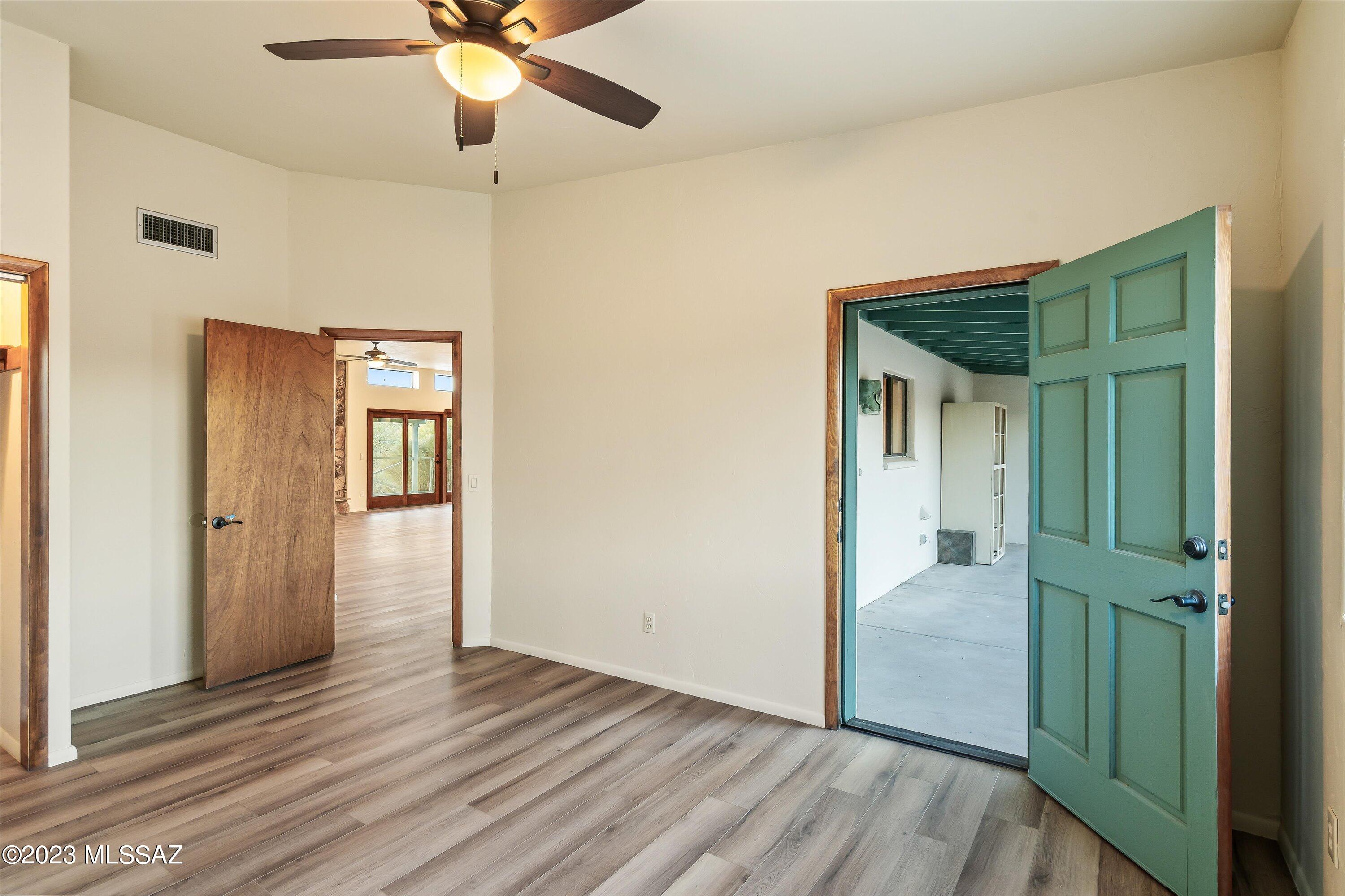 2465 N Tomahawk Trail