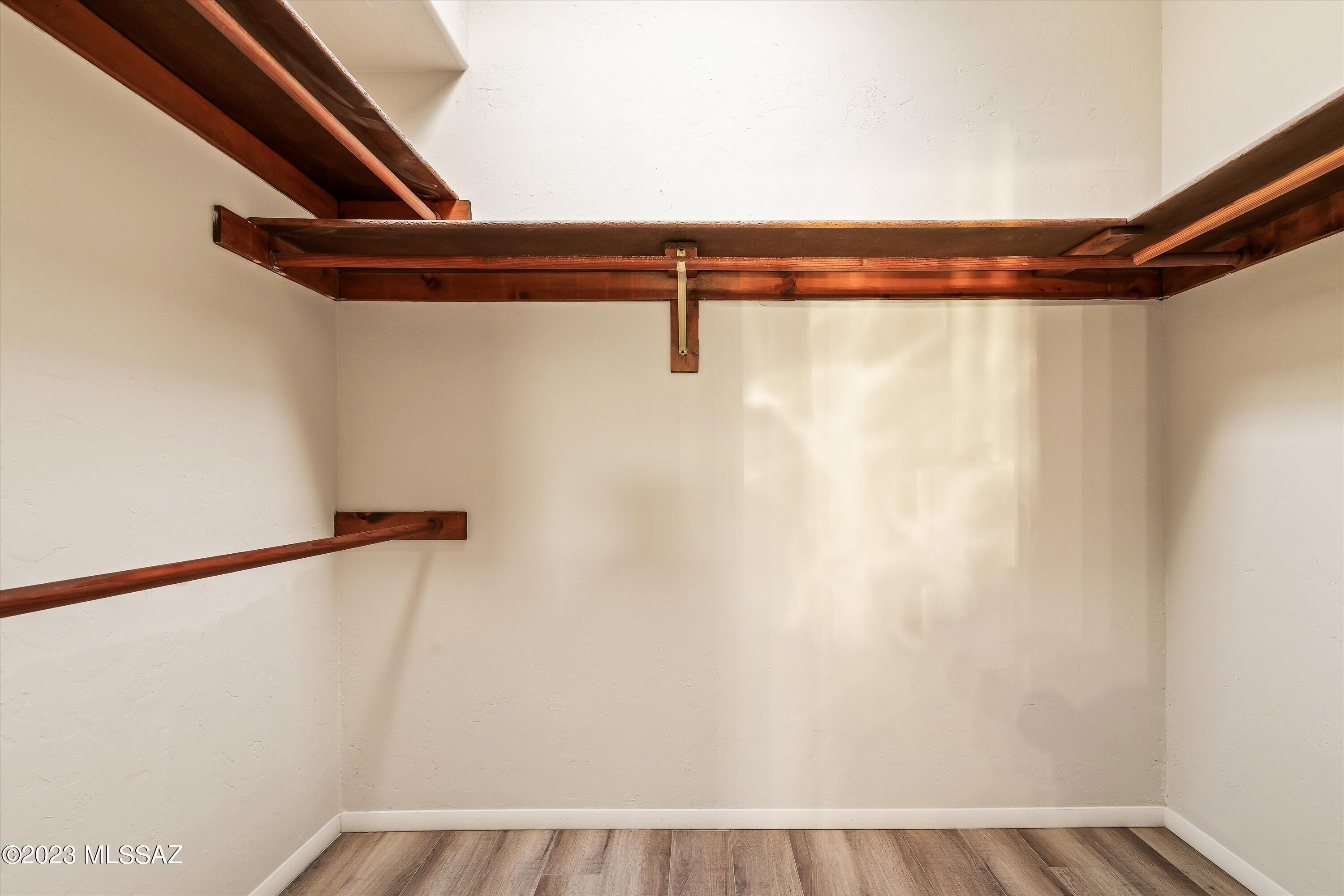 2465 N Tomahawk Trail