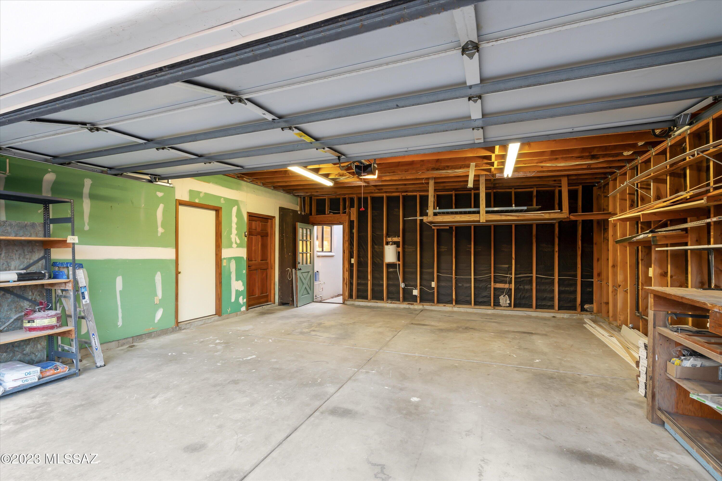 2465 N Tomahawk Trail