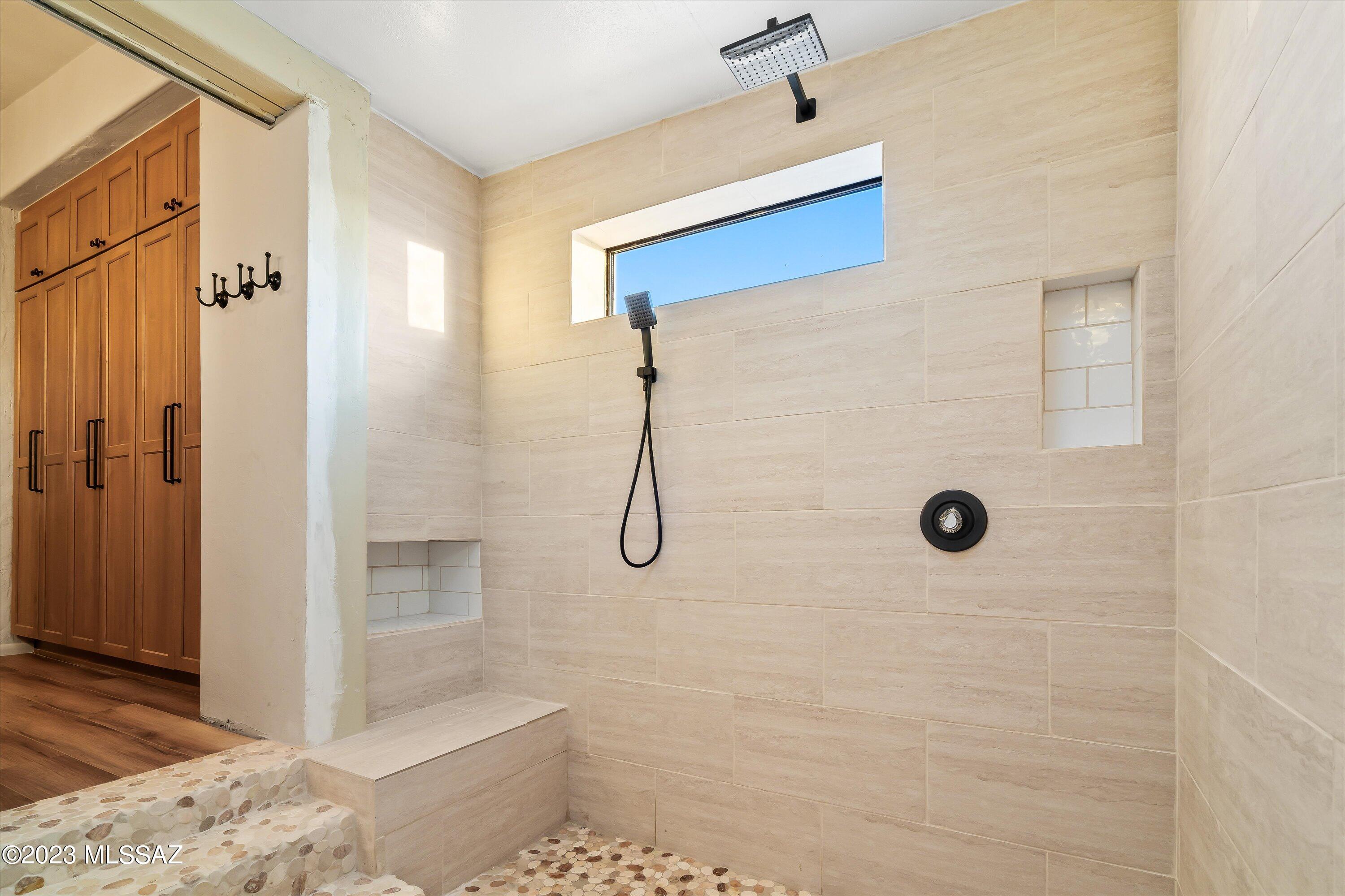 2465 N Tomahawk Trail