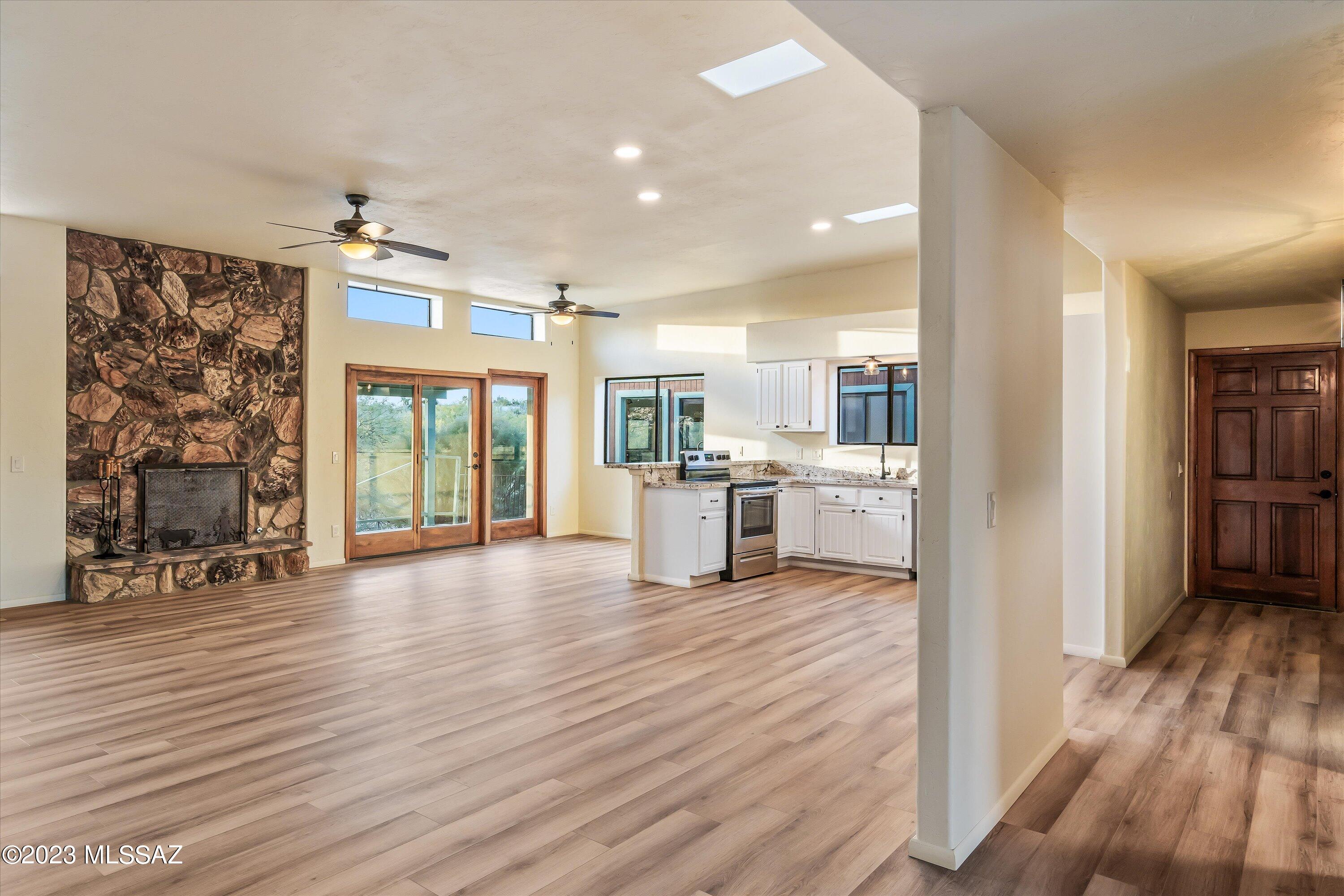 2465 N Tomahawk Trail