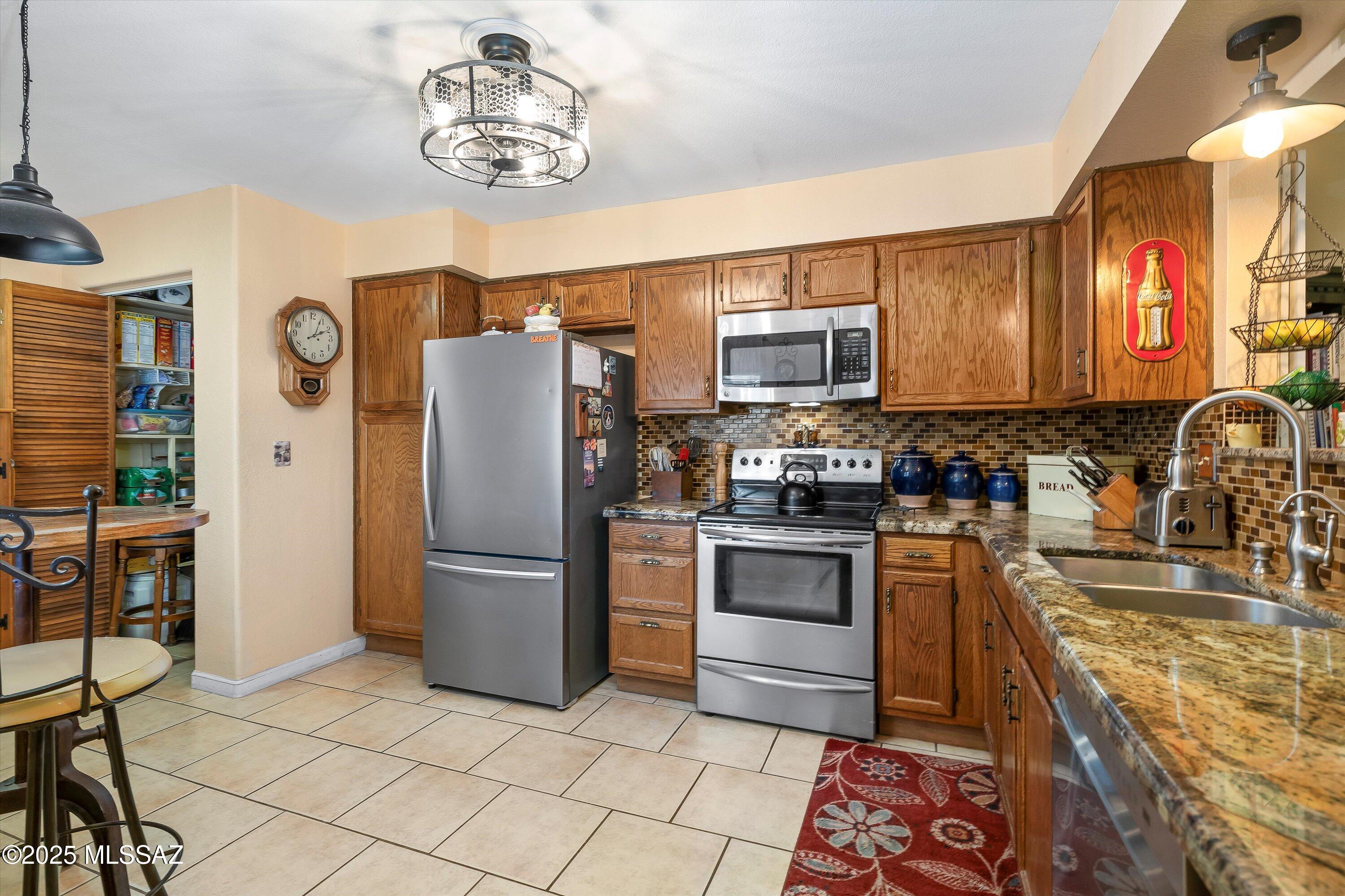 2552 N Ironwood Ridge Drive
