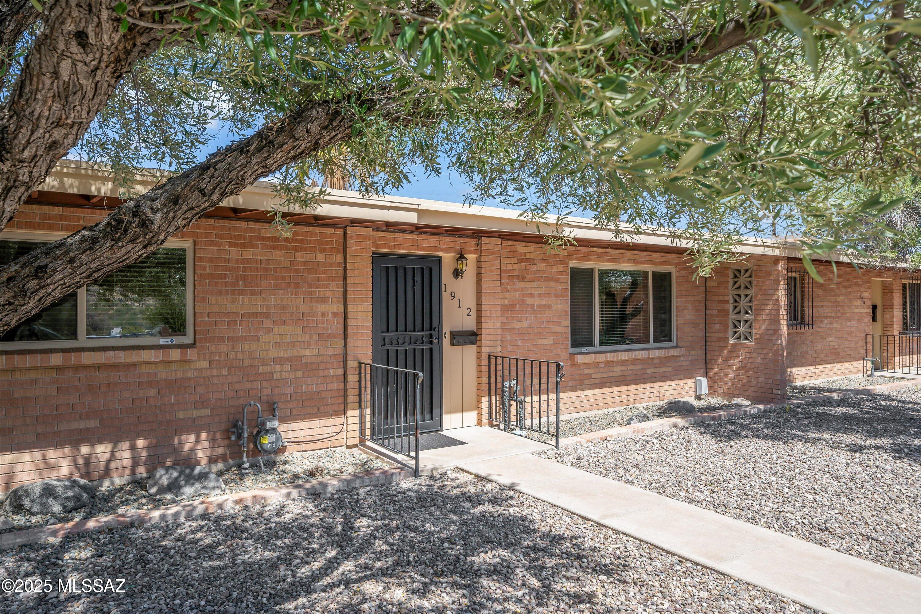 1912 W Anklam Road