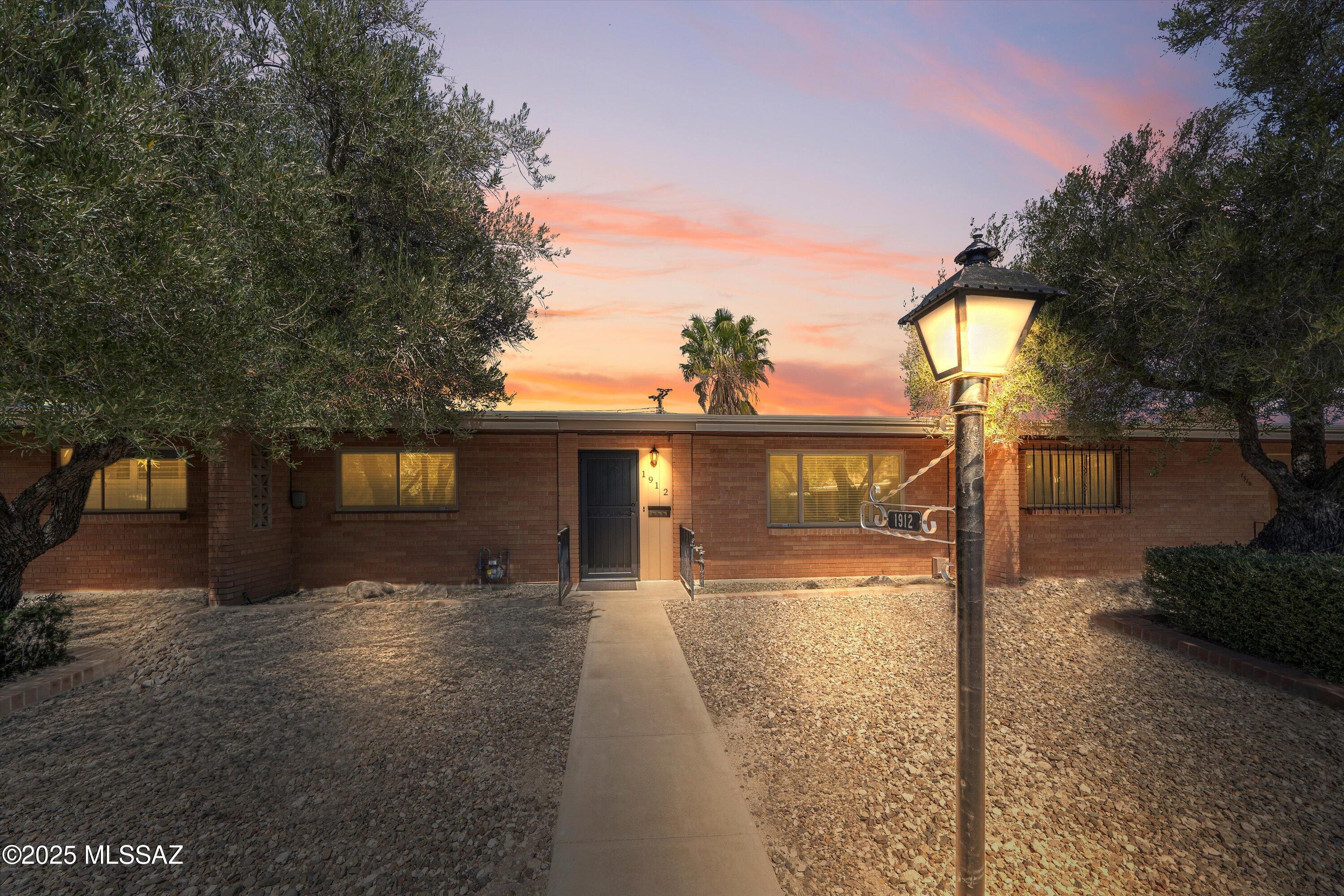 1912 W Anklam Road