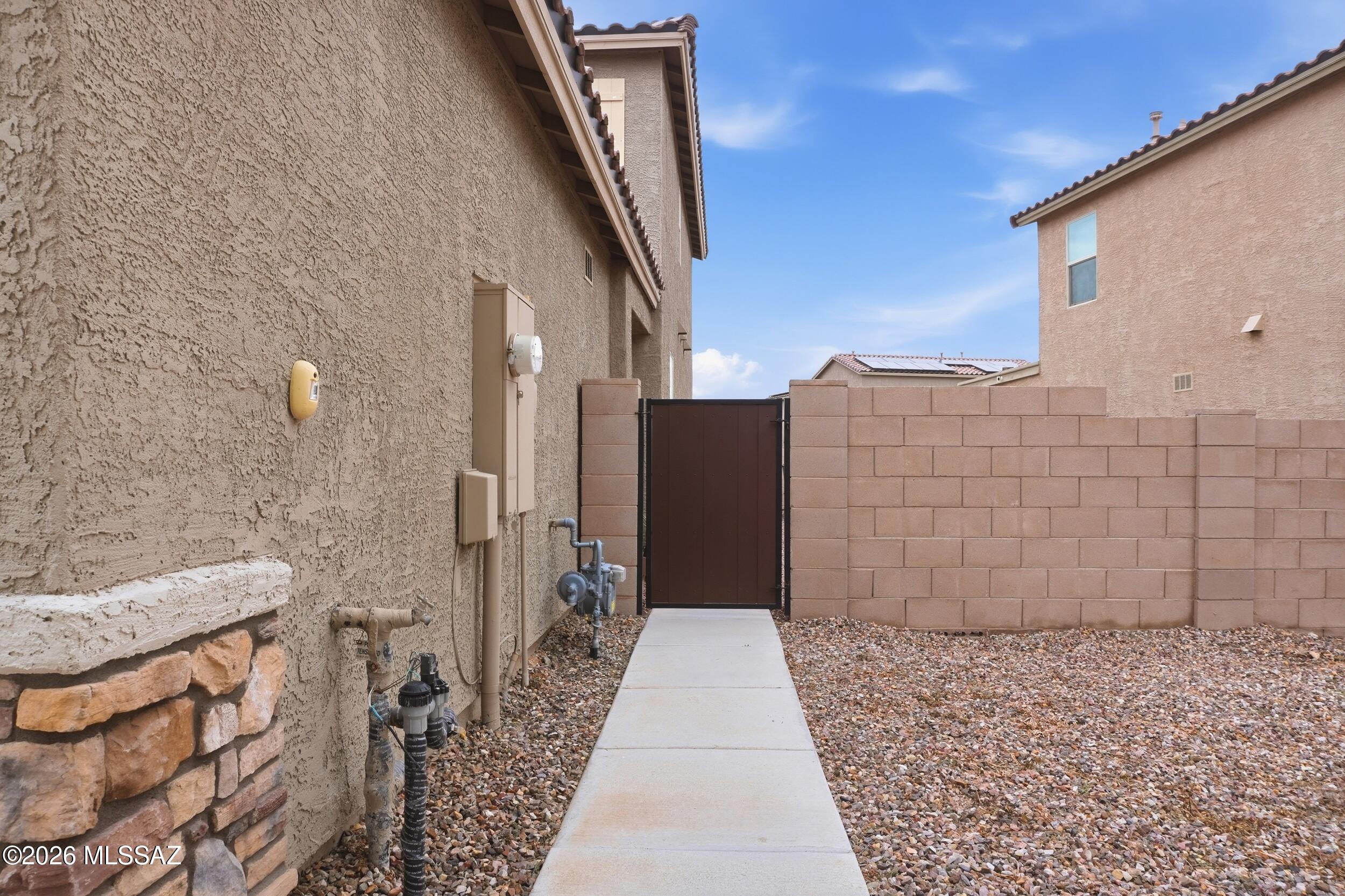 6840 E Via Arroyo Largo