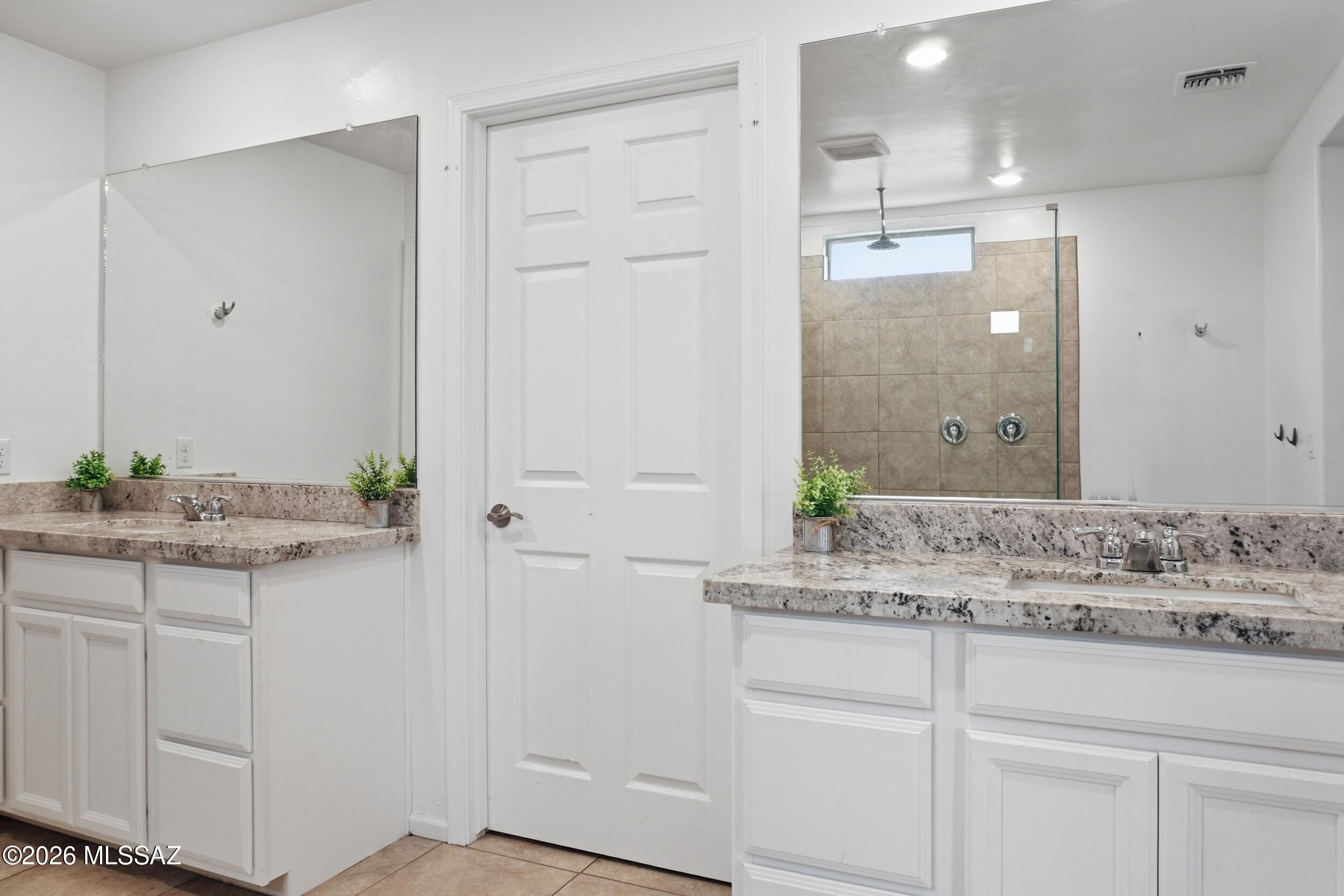 6840 E Via Arroyo Largo