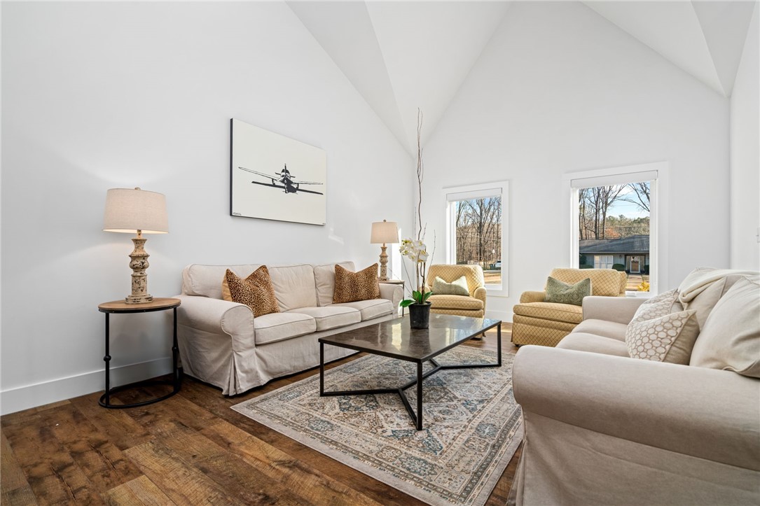 639 TANGLEWOOD AVENUE