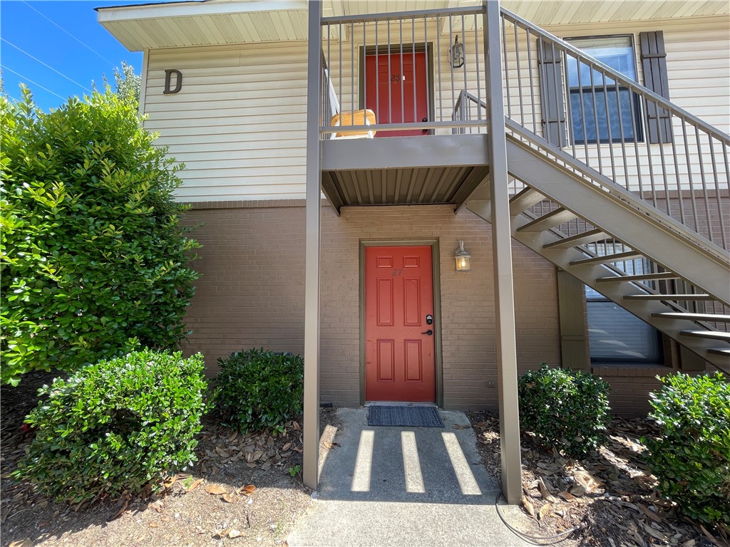 449 N DONAHUE DRIVE D27