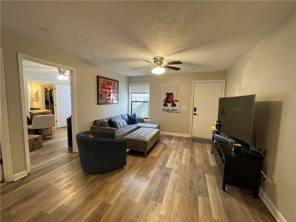 449 N DONAHUE DRIVE D27