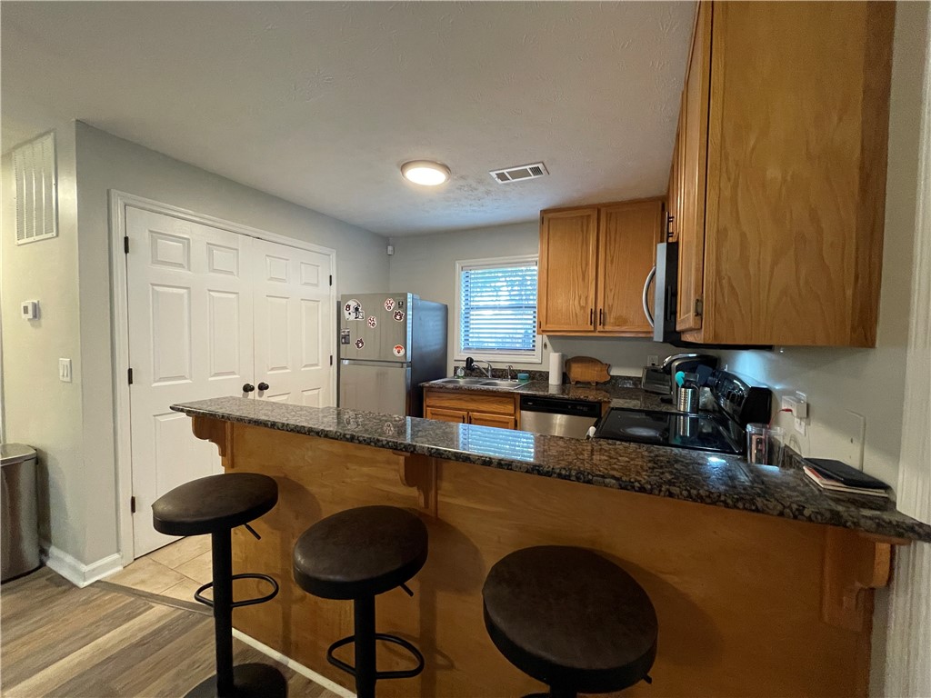 449 N DONAHUE DRIVE D27