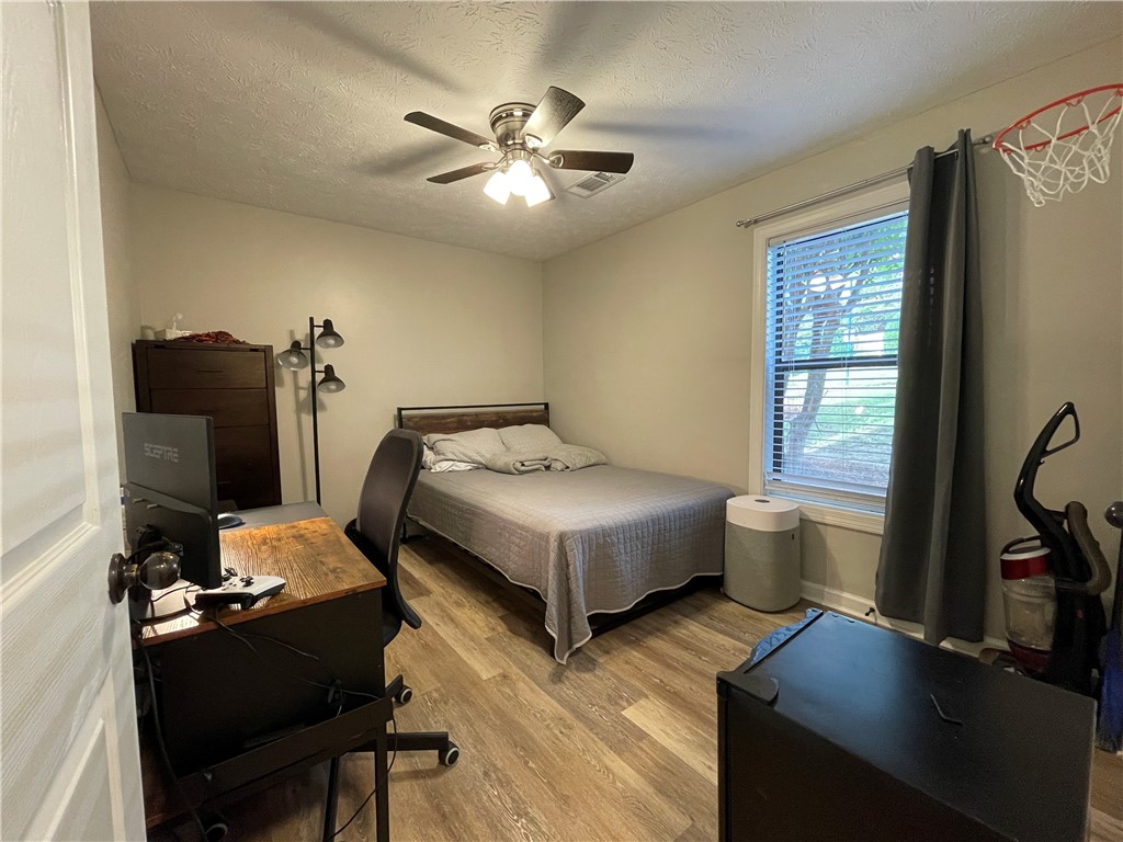 449 N DONAHUE DRIVE D27