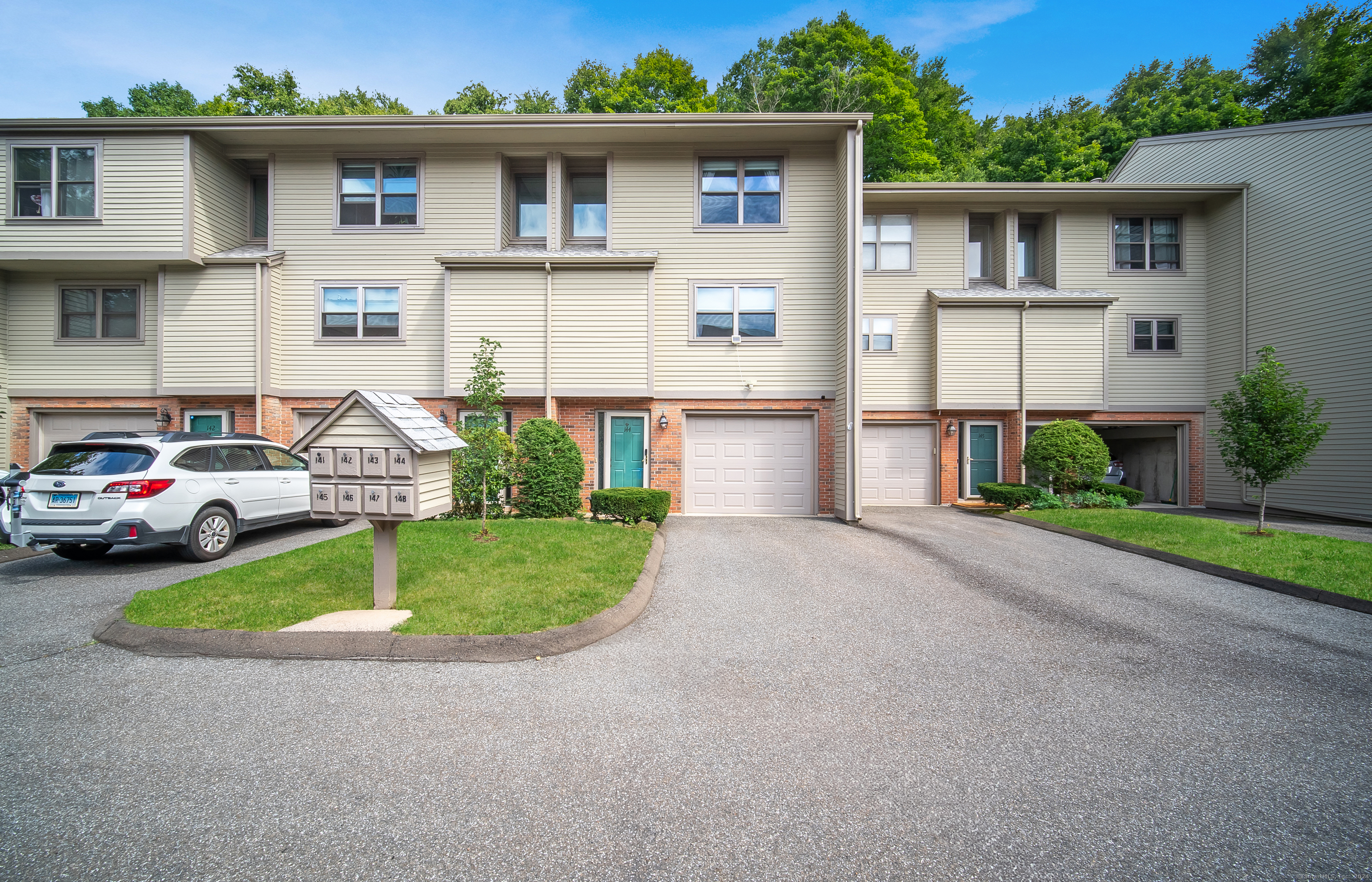 144 Metacomet Drive 144