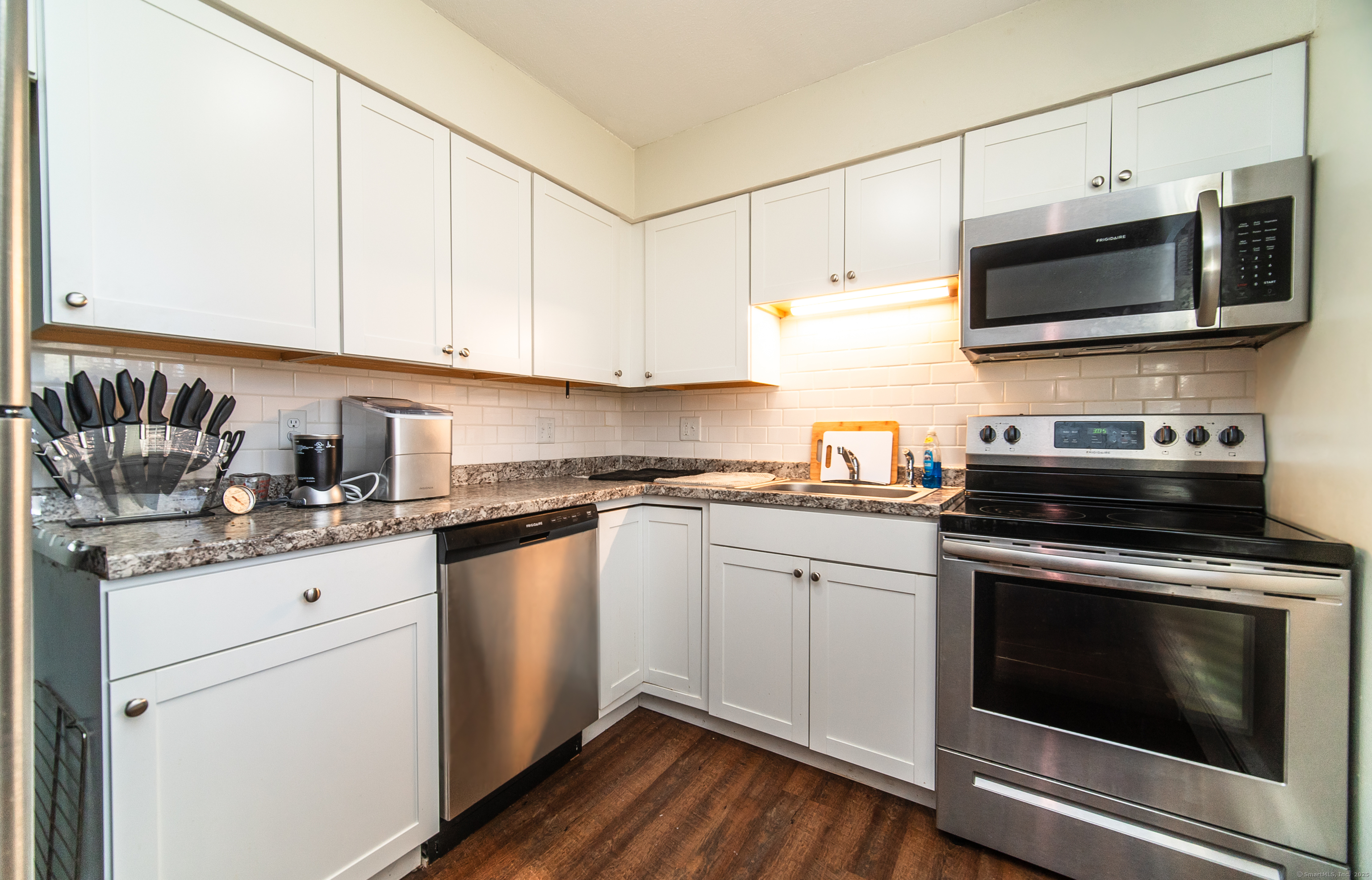 1117 Waterbury Road APT 1A